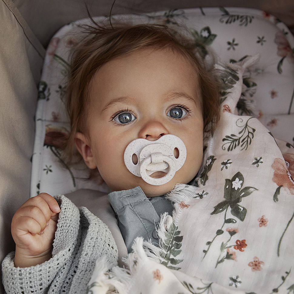 ELODIE BAMBOO SILICONE ORTHODONTIC PACIFIER 3M+ LILY WHITE - Image 2