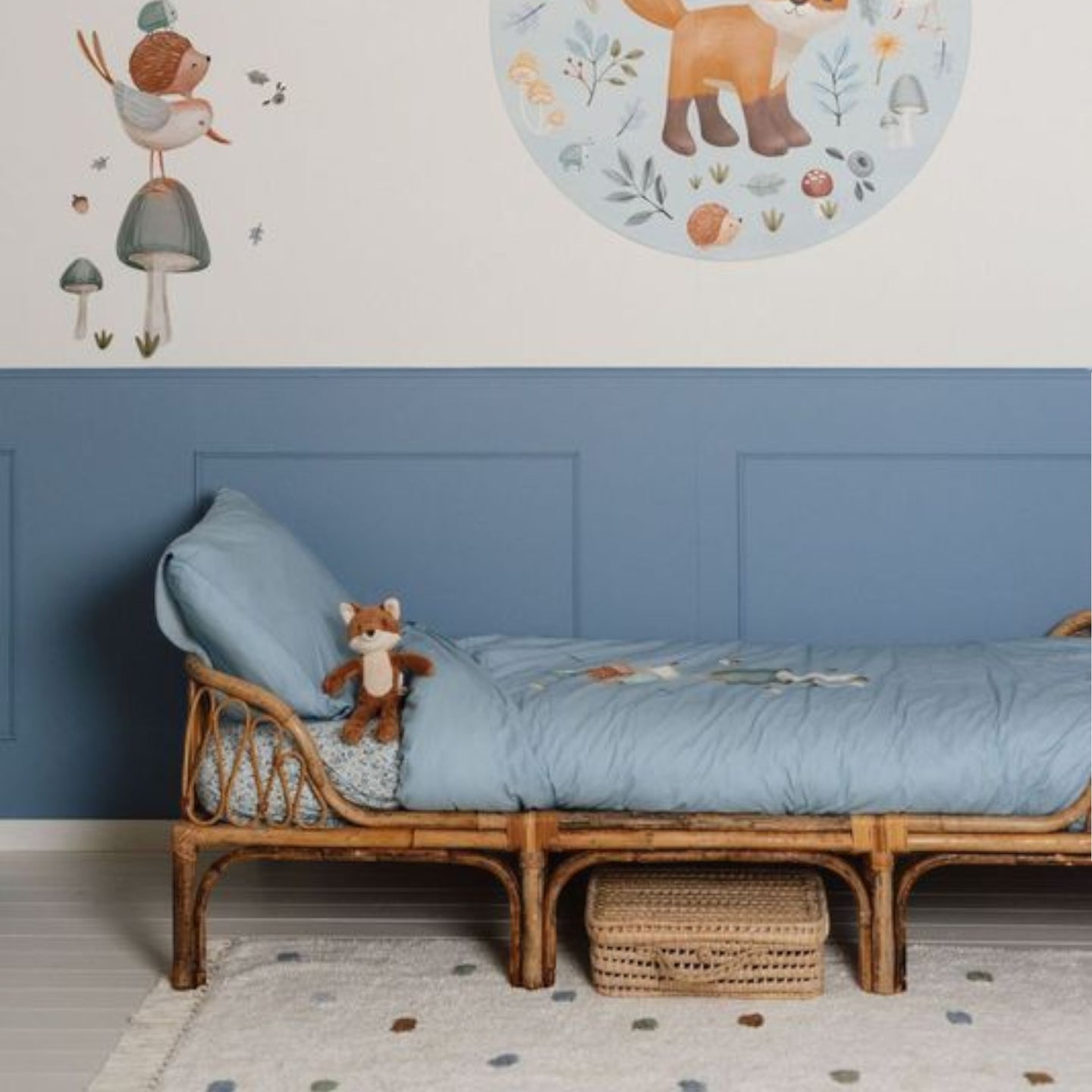 LITTLE DUTCH. Carpet Dot mixed Blue with latex backing - Image 3