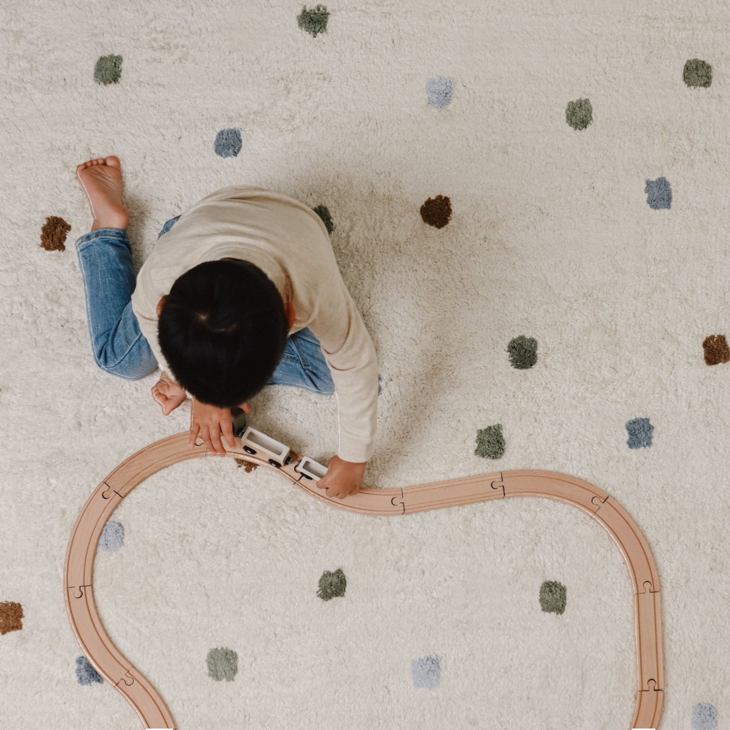 LITTLE DUTCH. Carpet Dot mixed Blue with latex backing - Image 4