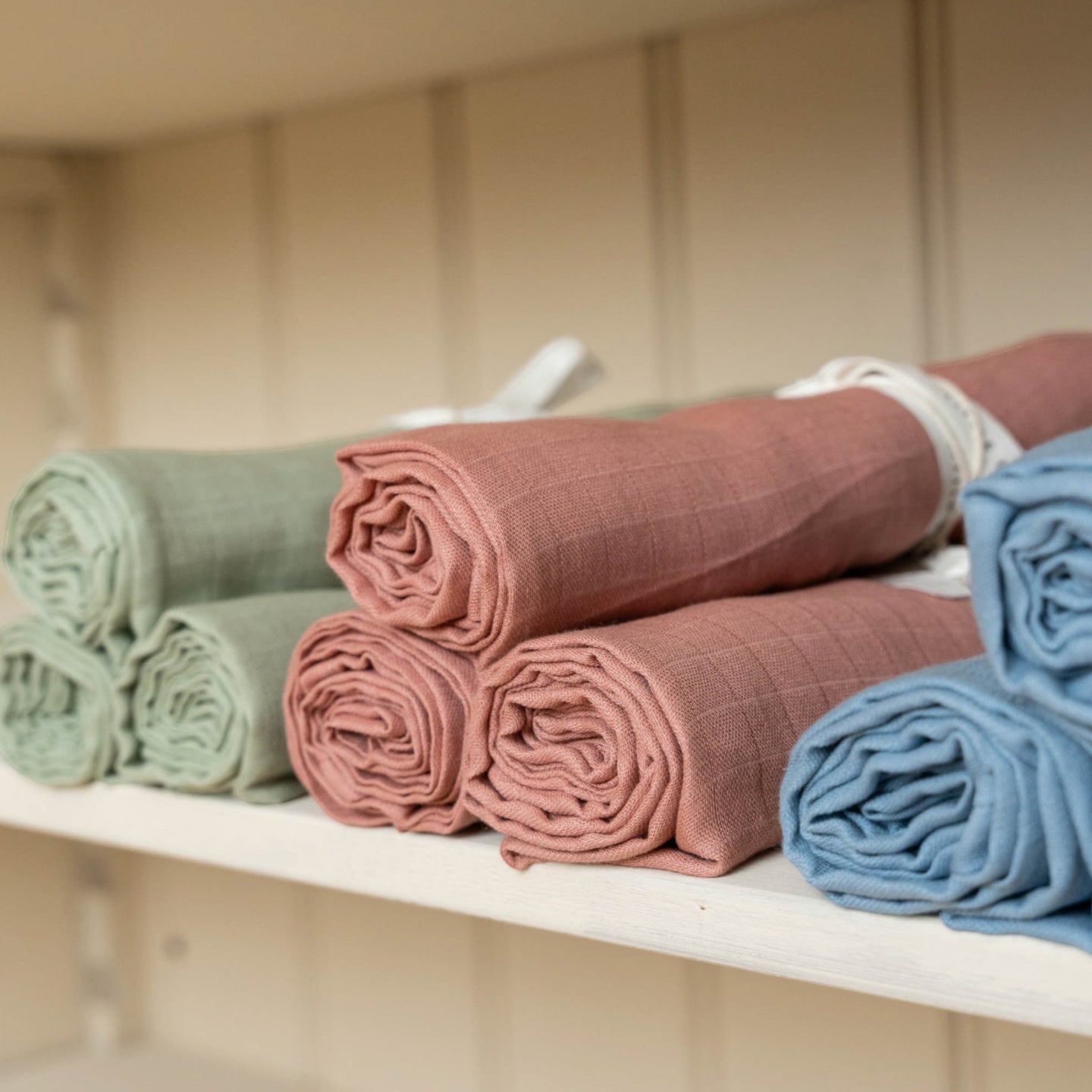 LITTLE DUTCH. Swaddle muslin Pure Pink Blush 120 x 120 - Image 2