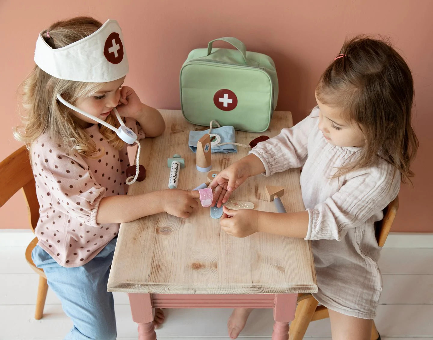 LITTLE DUTCH. Doctor’s bag playset - Image 2