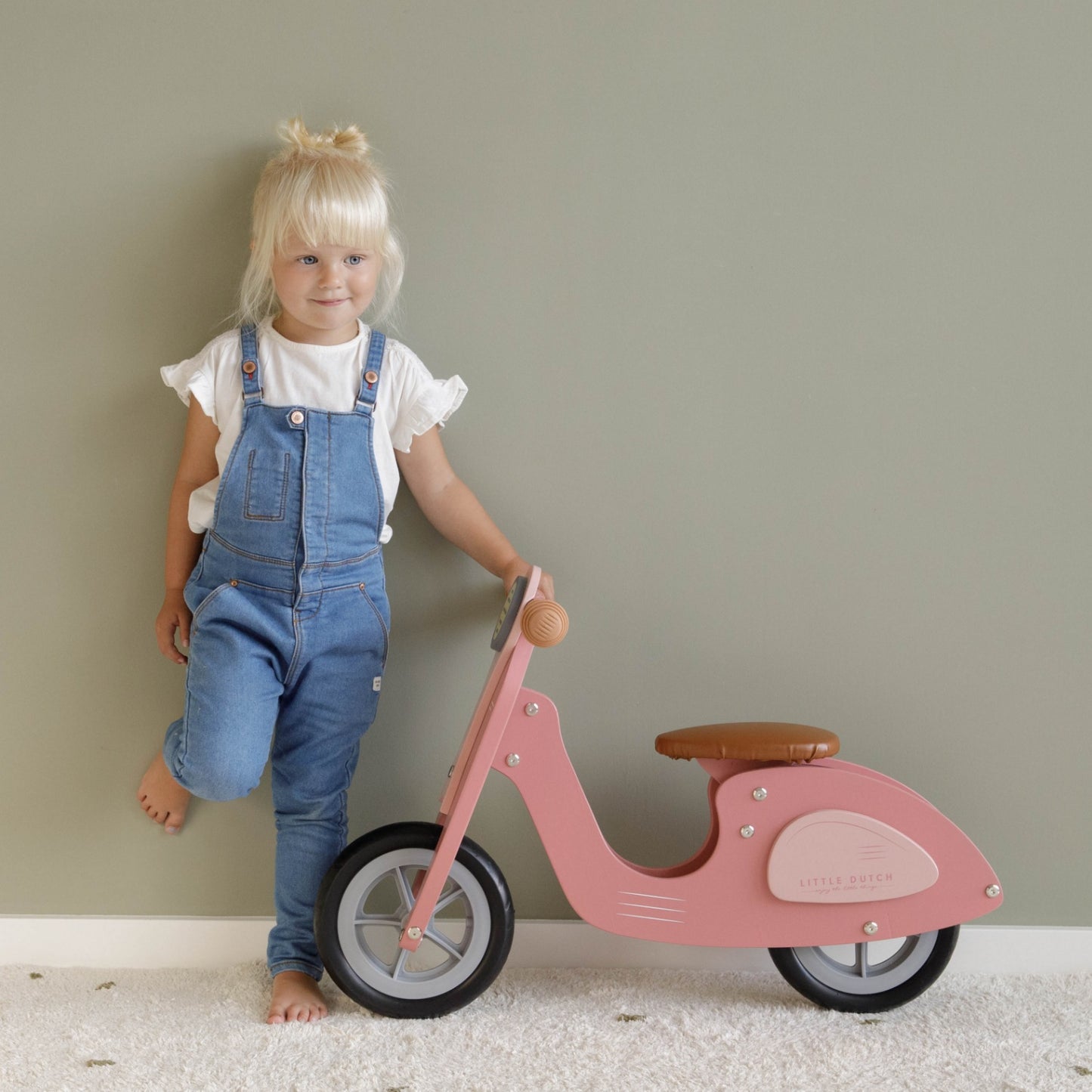LITTLE DUTCH BALANCE BIKE SCOOTER PINK - Image 2