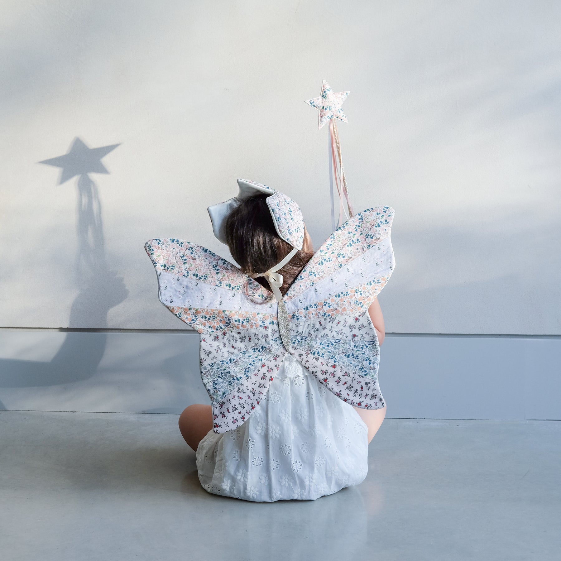 MIMI & LULA FLORAL WAND - Image 3