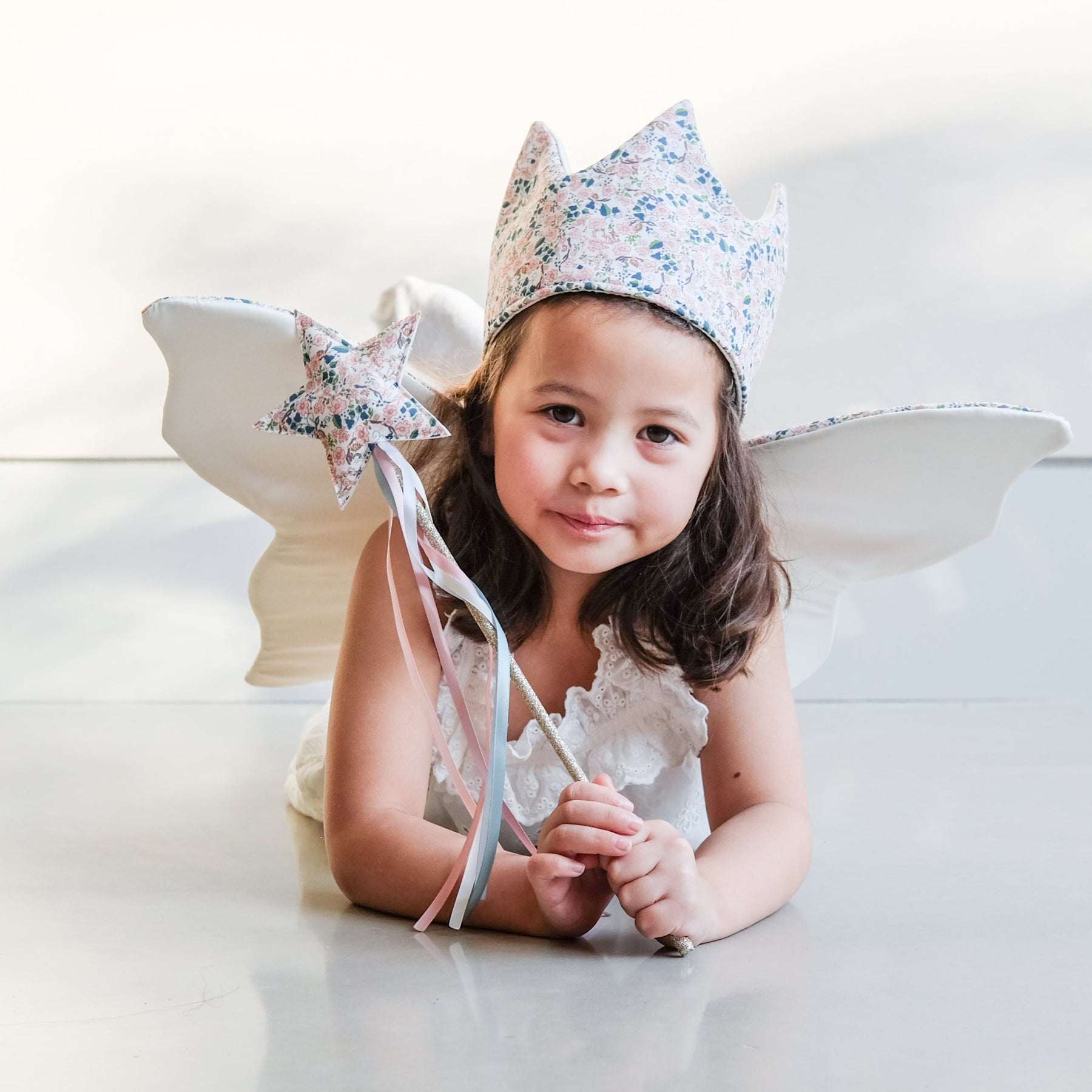 MIMI & LULA FLORAL WAND - Image 2
