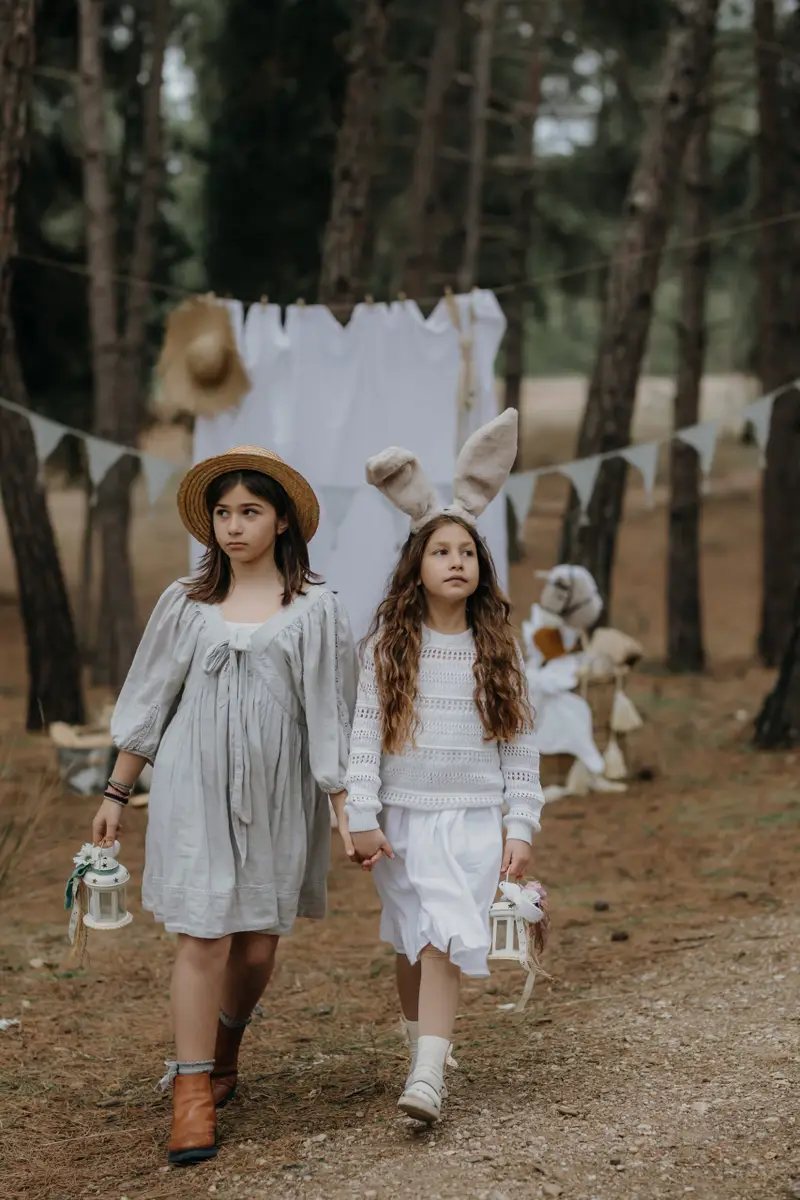WHITE GOOSE LADY BIRD LANTERN - Image 4