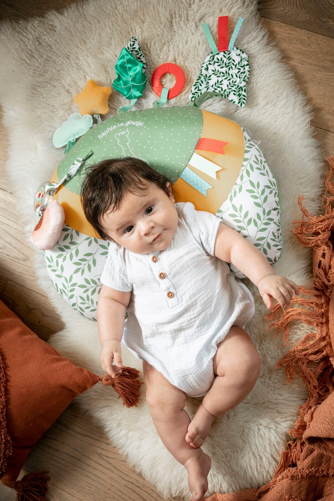 SOPHIE LA GIRAFFE CUSHION COSY PLAY - Image 7