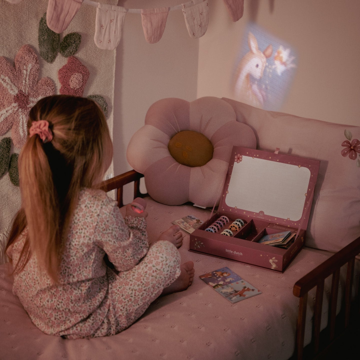 LITTLE DUTCH. Stories projector torch – Pink – The Fluffy Panda