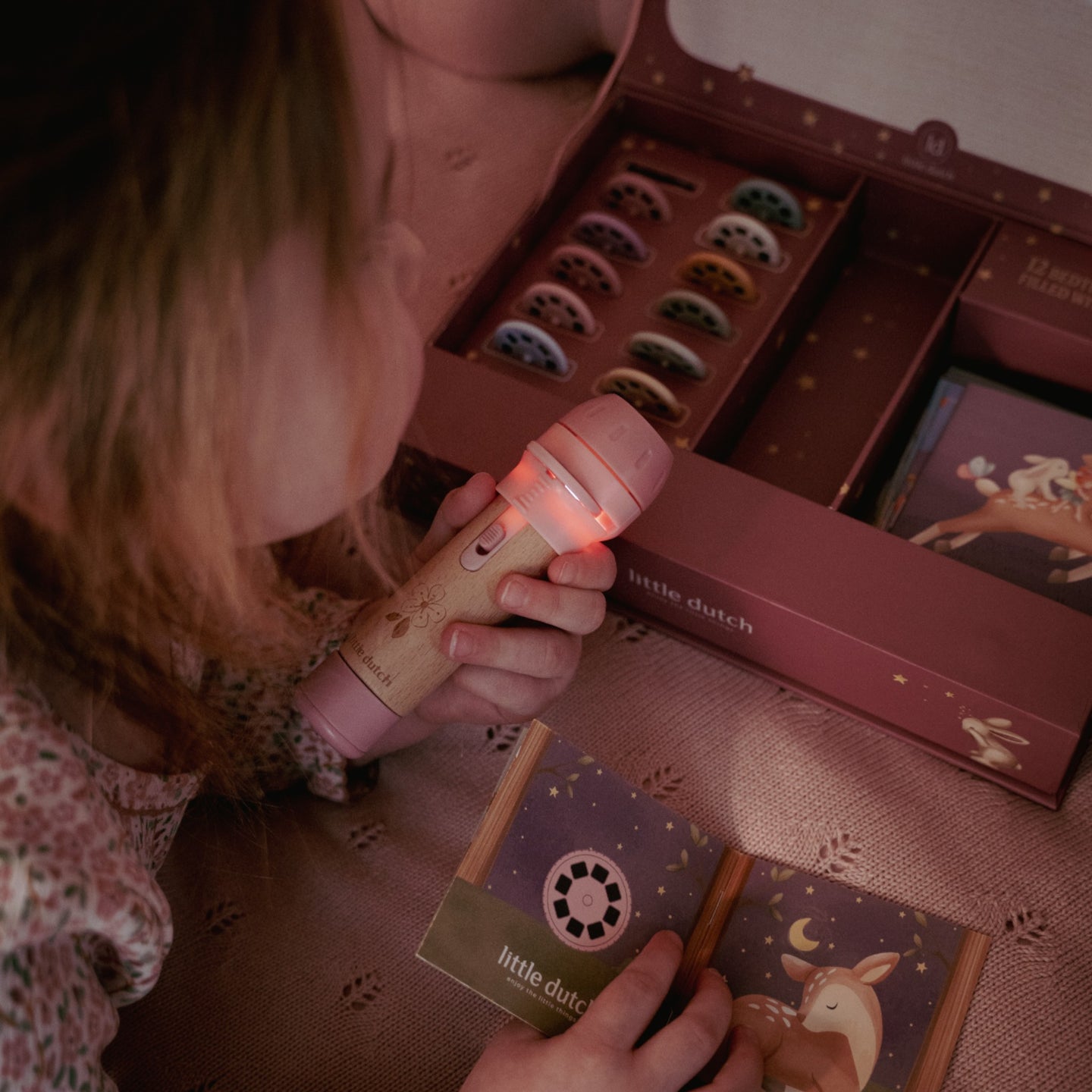 LITTLE DUTCH. Stories projector torch – Pink – The Fluffy Panda