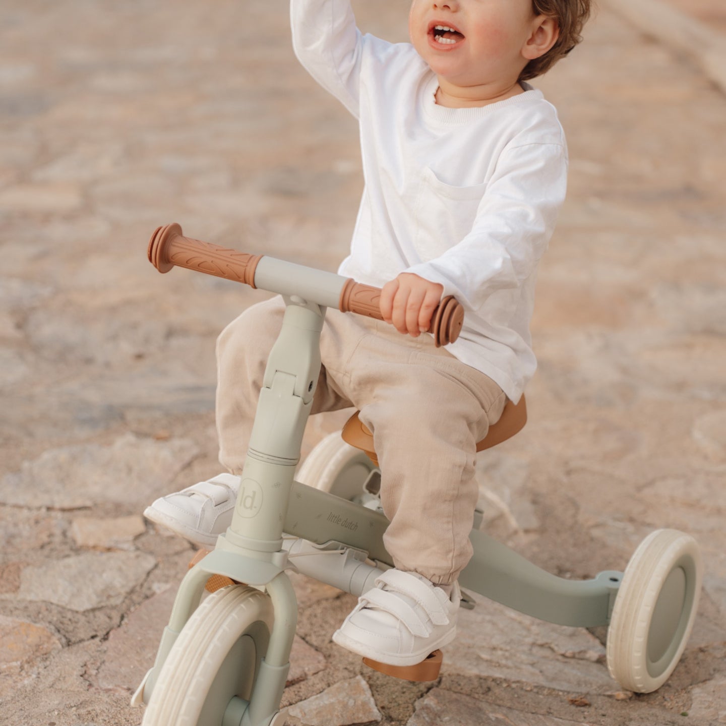 LITTLE DUTCH. Green Leaf tricycle - Image 3