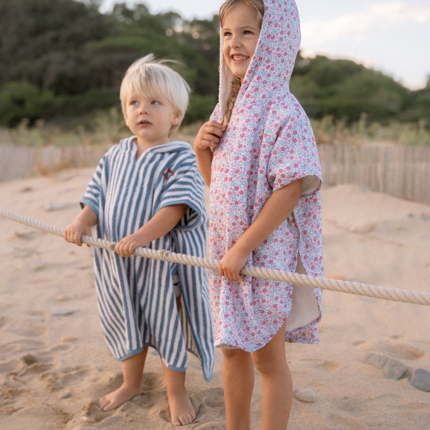 LITTLE DUTCH. poncho Sunny Flowers - Image 3