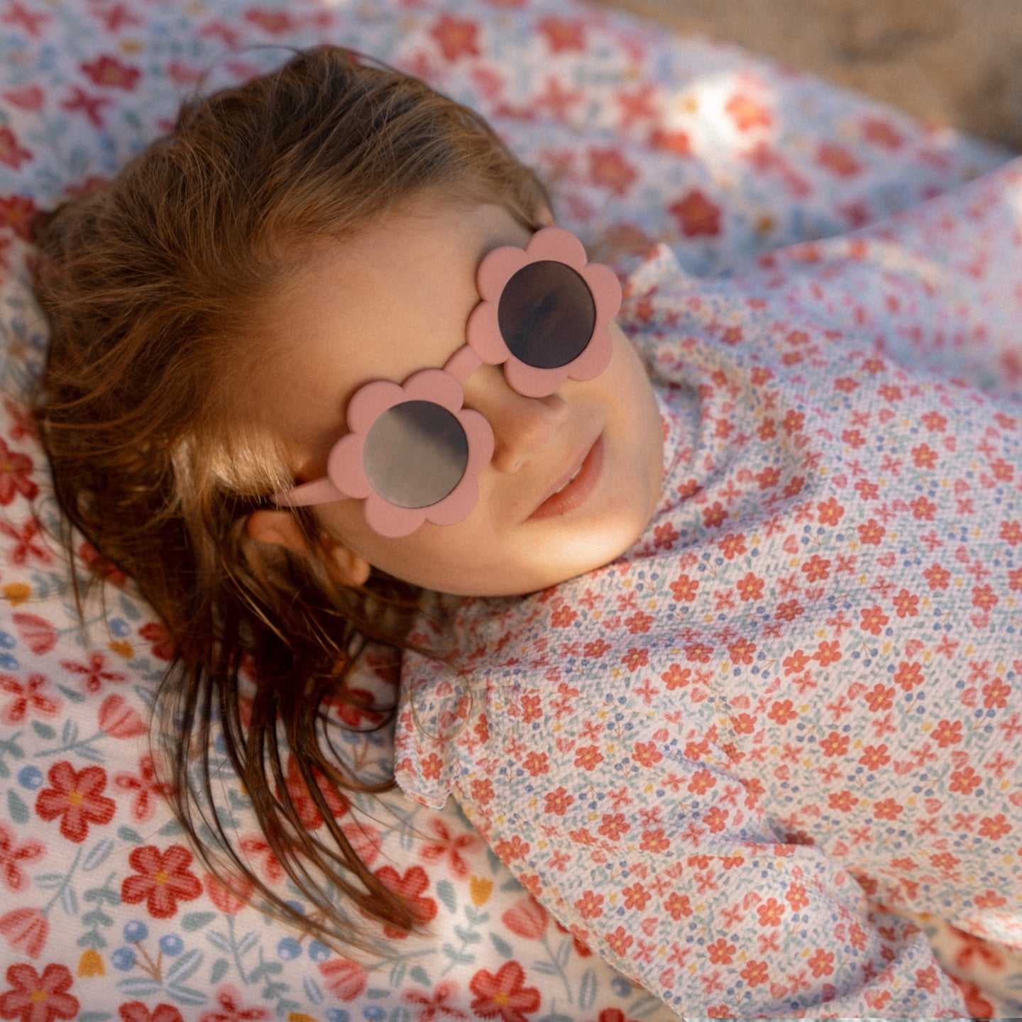LITTLE DUTCH. Sunglasses Flower Pink - Image 2