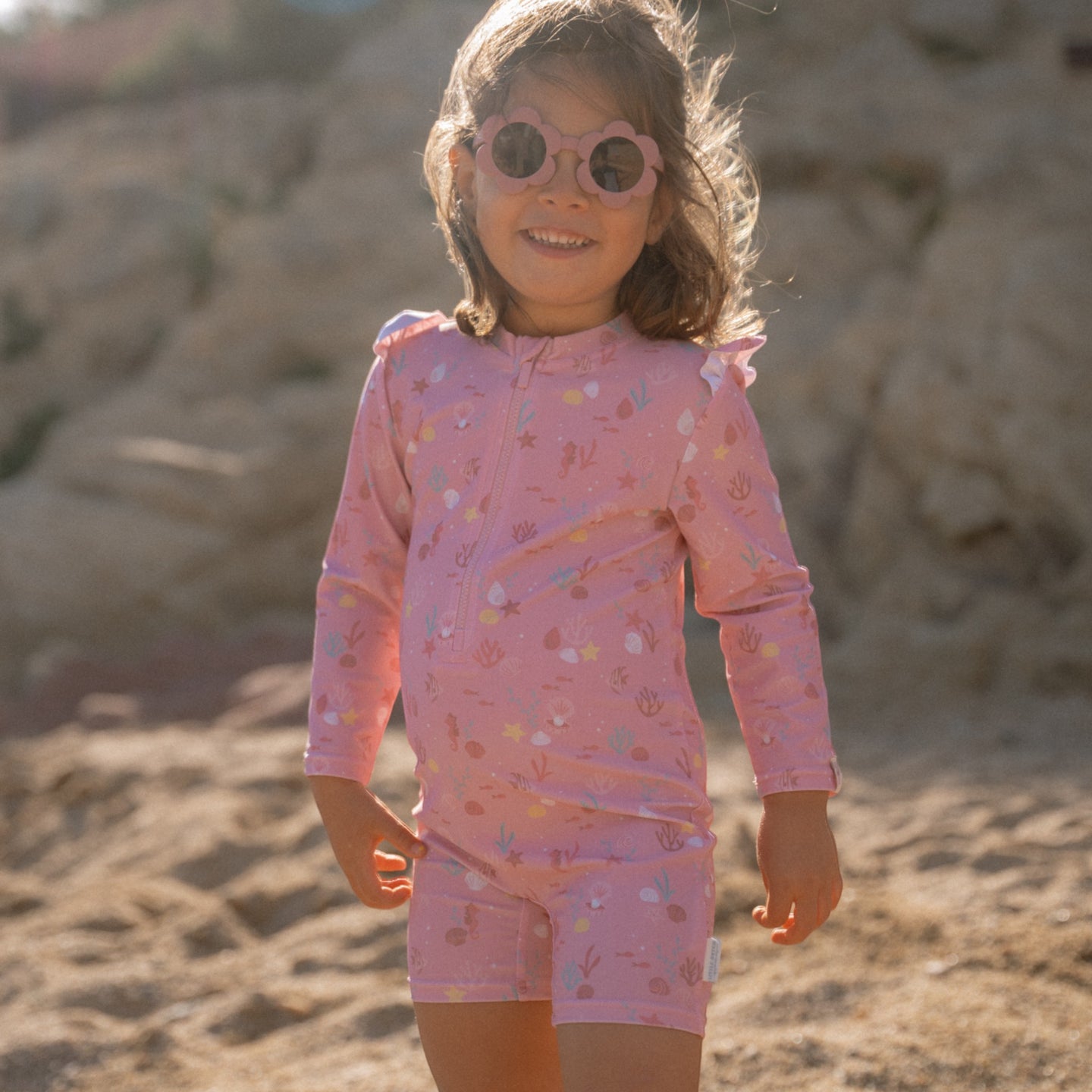 LITTLE DUTCH. Sunglasses Flower Pink - Image 3