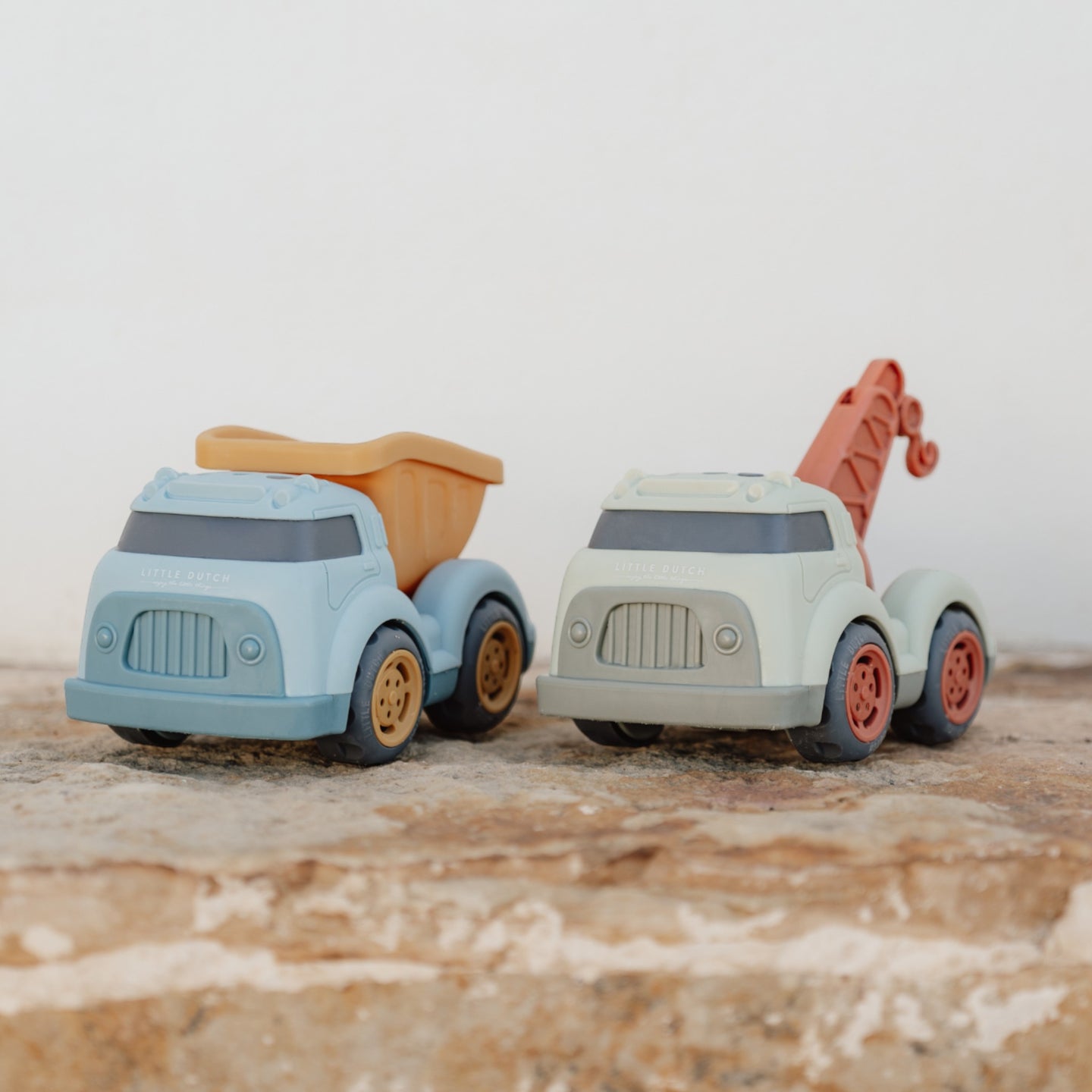 LITTLE DUTCH. Trailer Truck Fresh Greens 17cm - Image 6