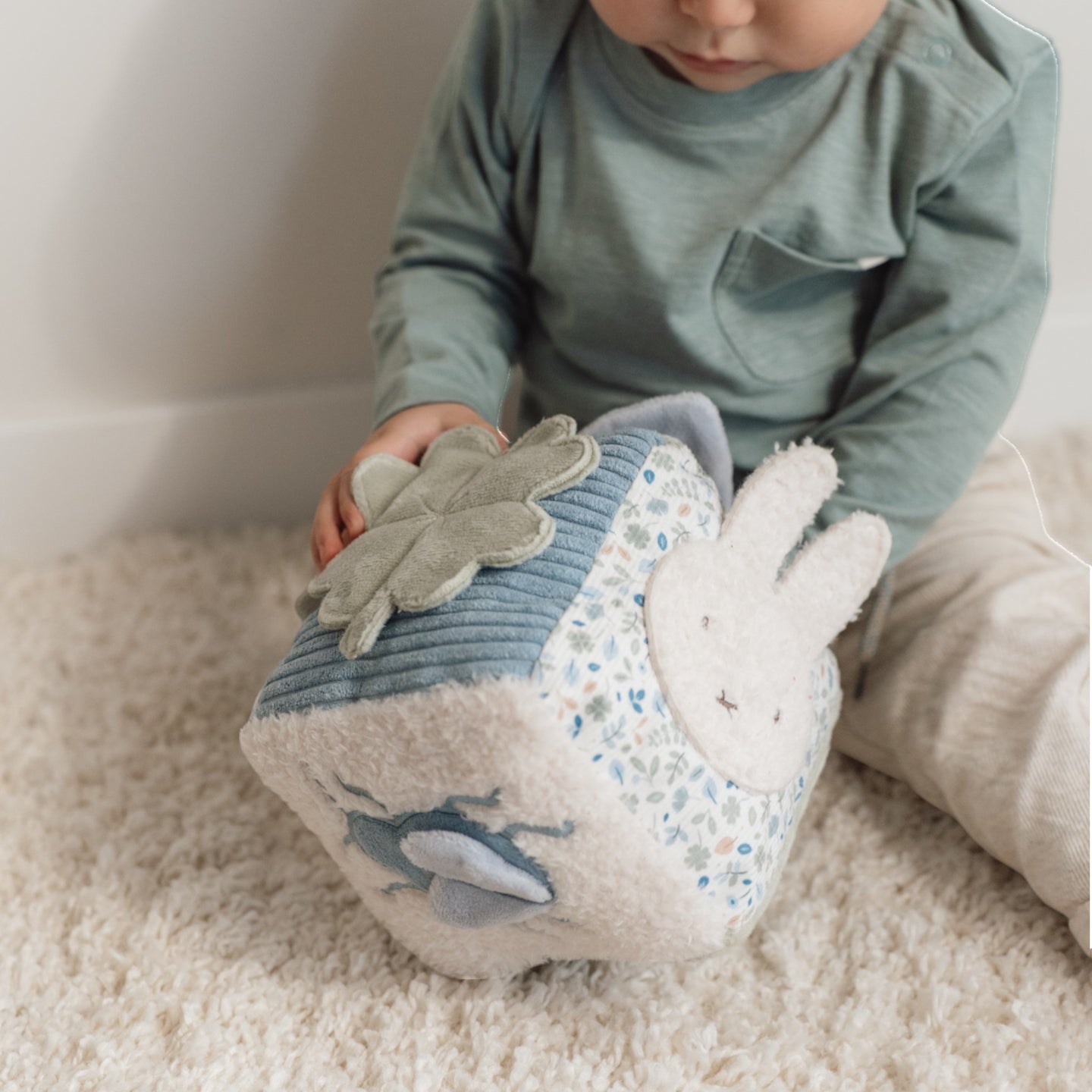 LITTLE DUTCH. Fabric activity cube - Lucky Leaves GRS - Image 2