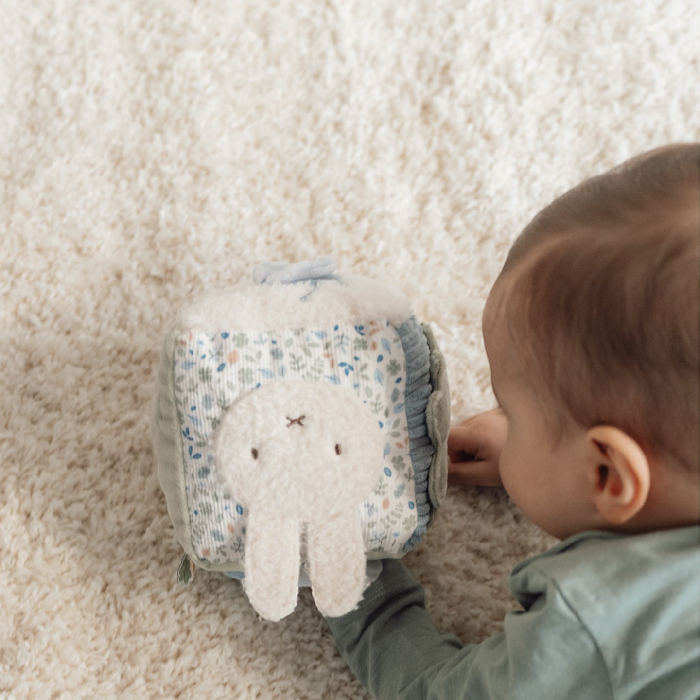 LITTLE DUTCH. Fabric activity cube - Lucky Leaves GRS - Image 4