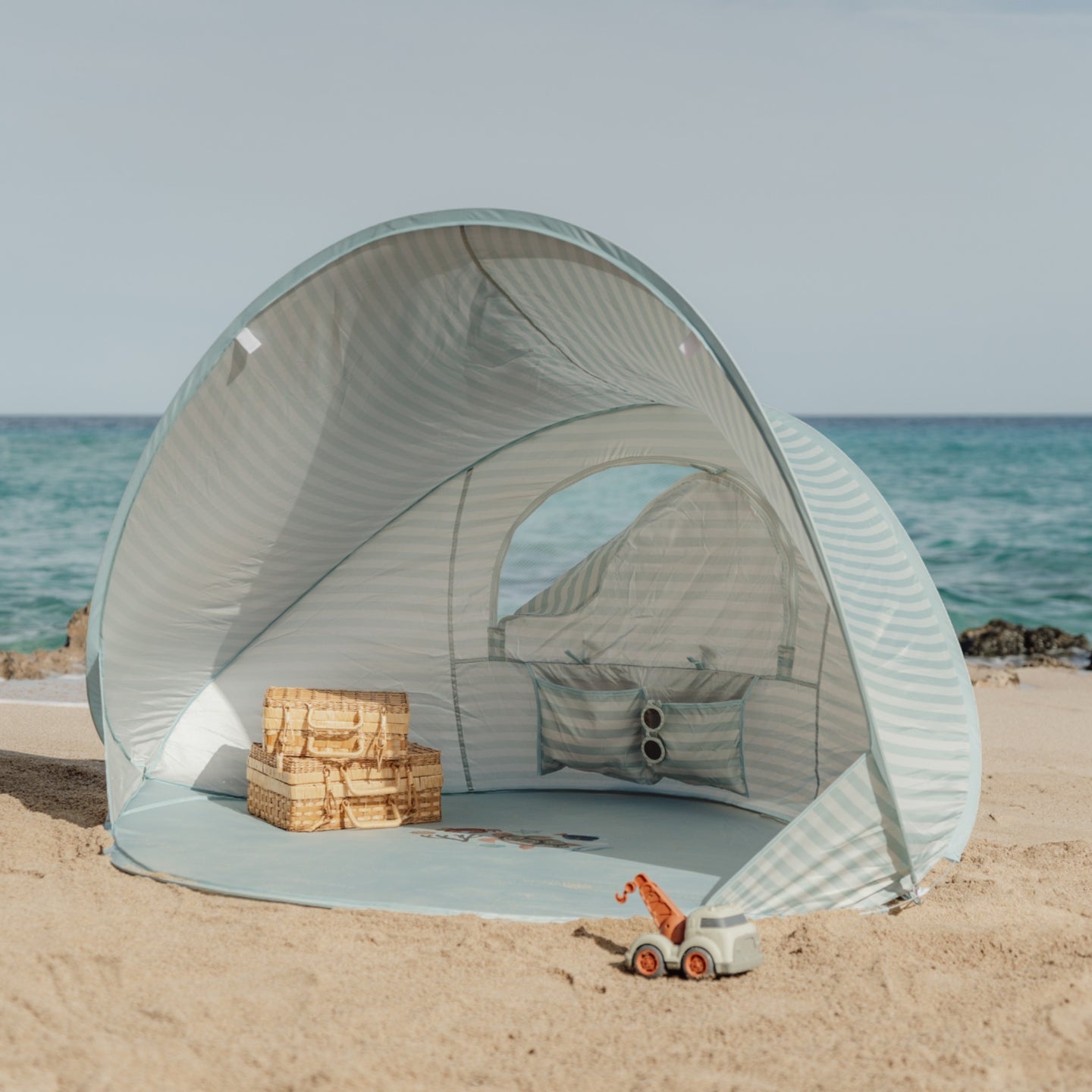 LITTLE DUTCH. Fresh Greens Baby Beach Tent - Image 3