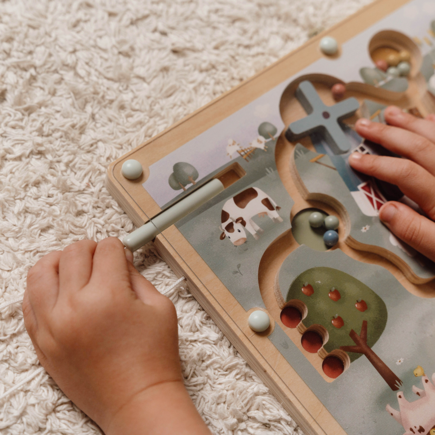 LITTLE DUTCH. Little Farm FSC magnetic maze - Image 4