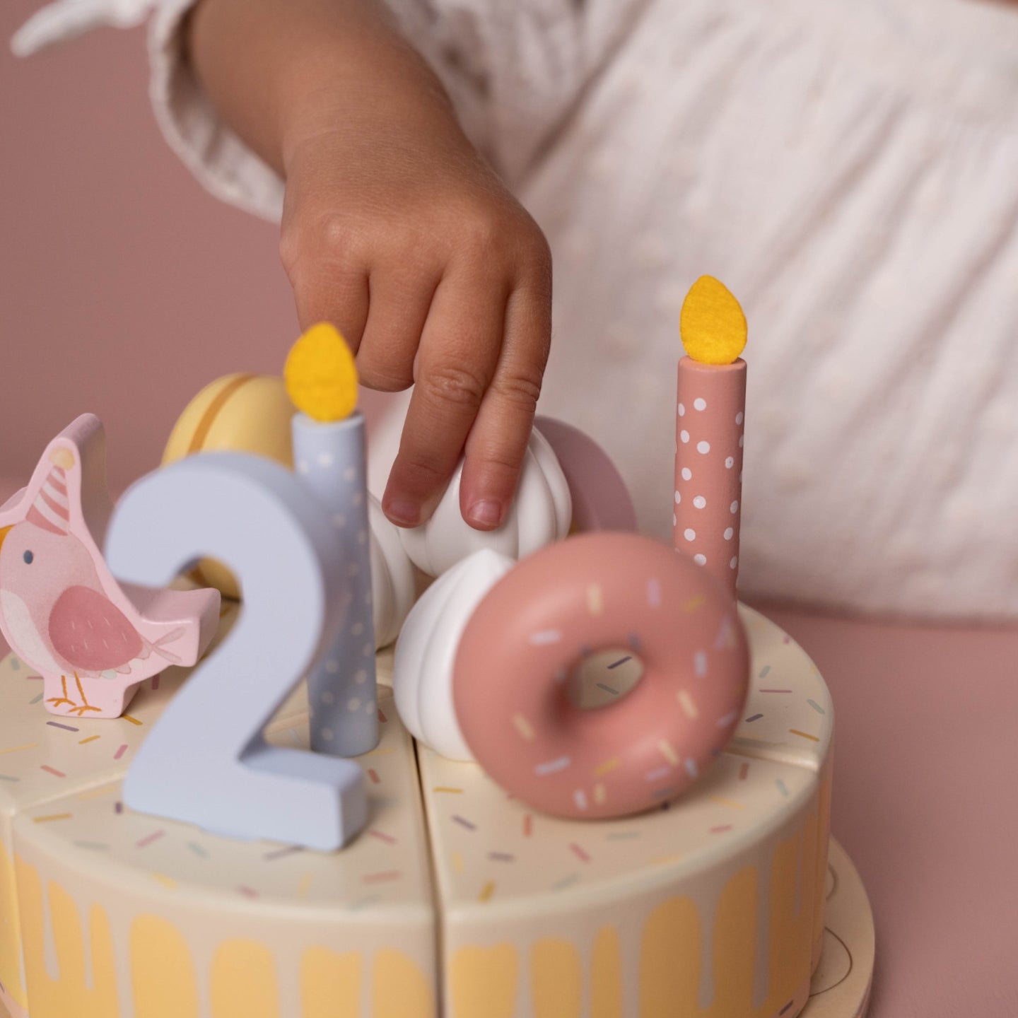 LITTLE DUTCH. Wooden cake with pink candles FSC - Image 6