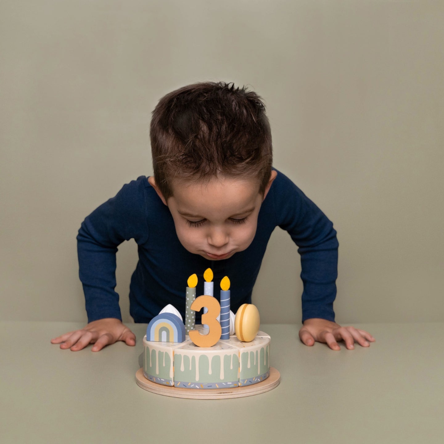 LITTLE DUTCH. Wooden cake with blue candles FSC - Image 2