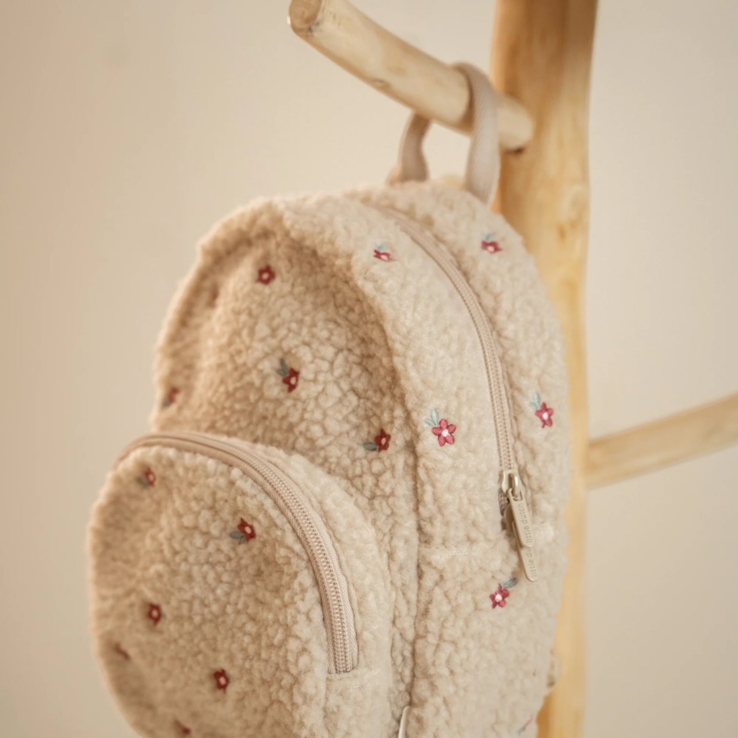 LITTLE DUTCH. Teddy Sand Backpack - Image 3
