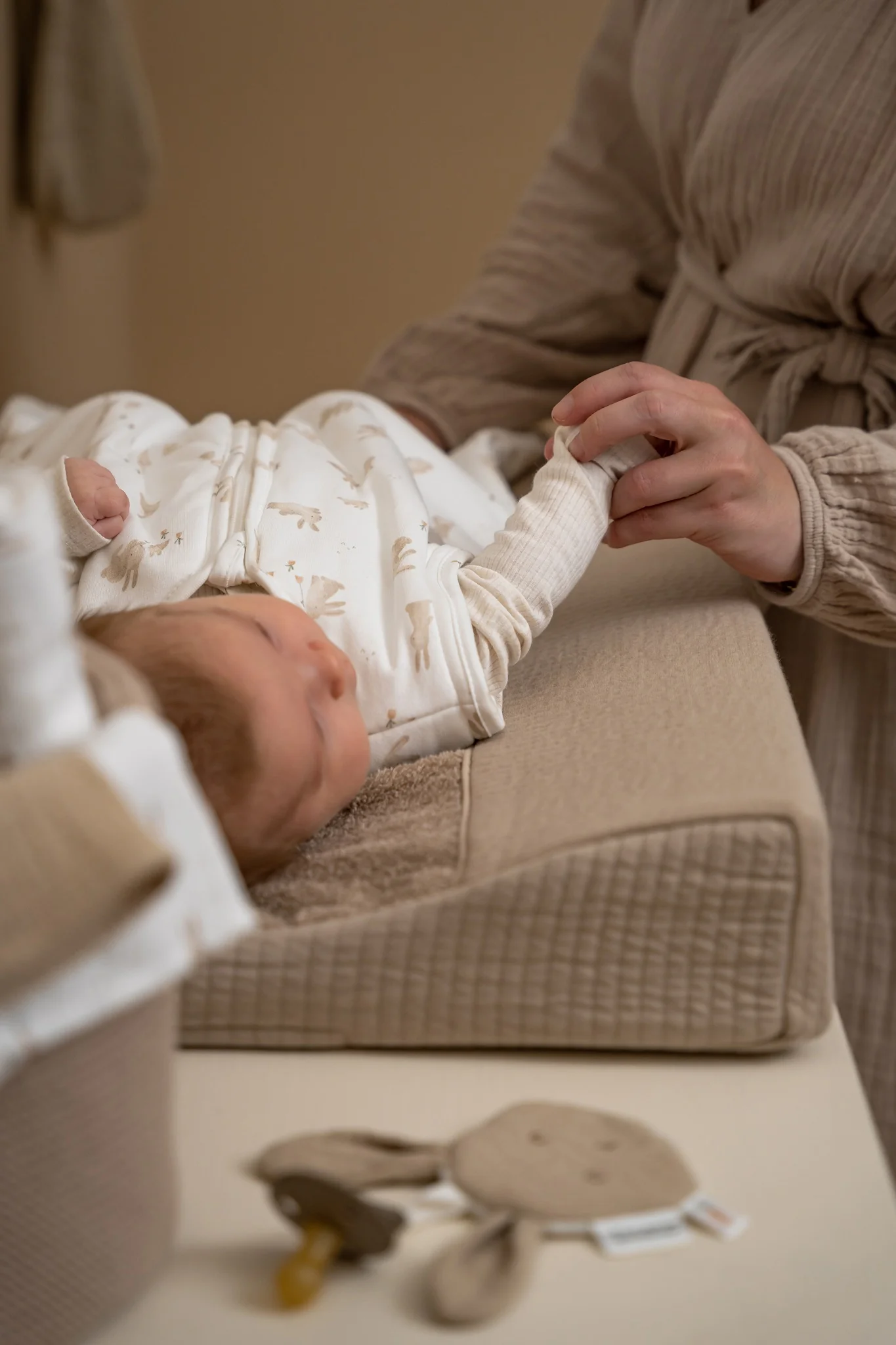 LITTLE DUTCH CHANGING MAT COVER BEIGE - Image 2