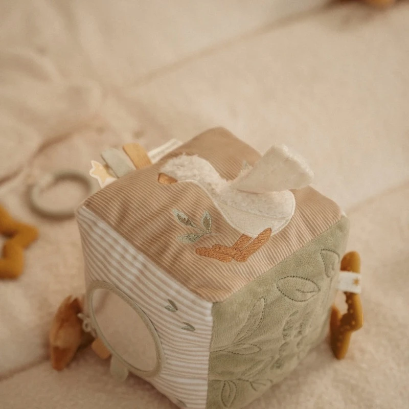 Little Dutch Newborn Naturals GRS Fabric Activity Cube - Image 2