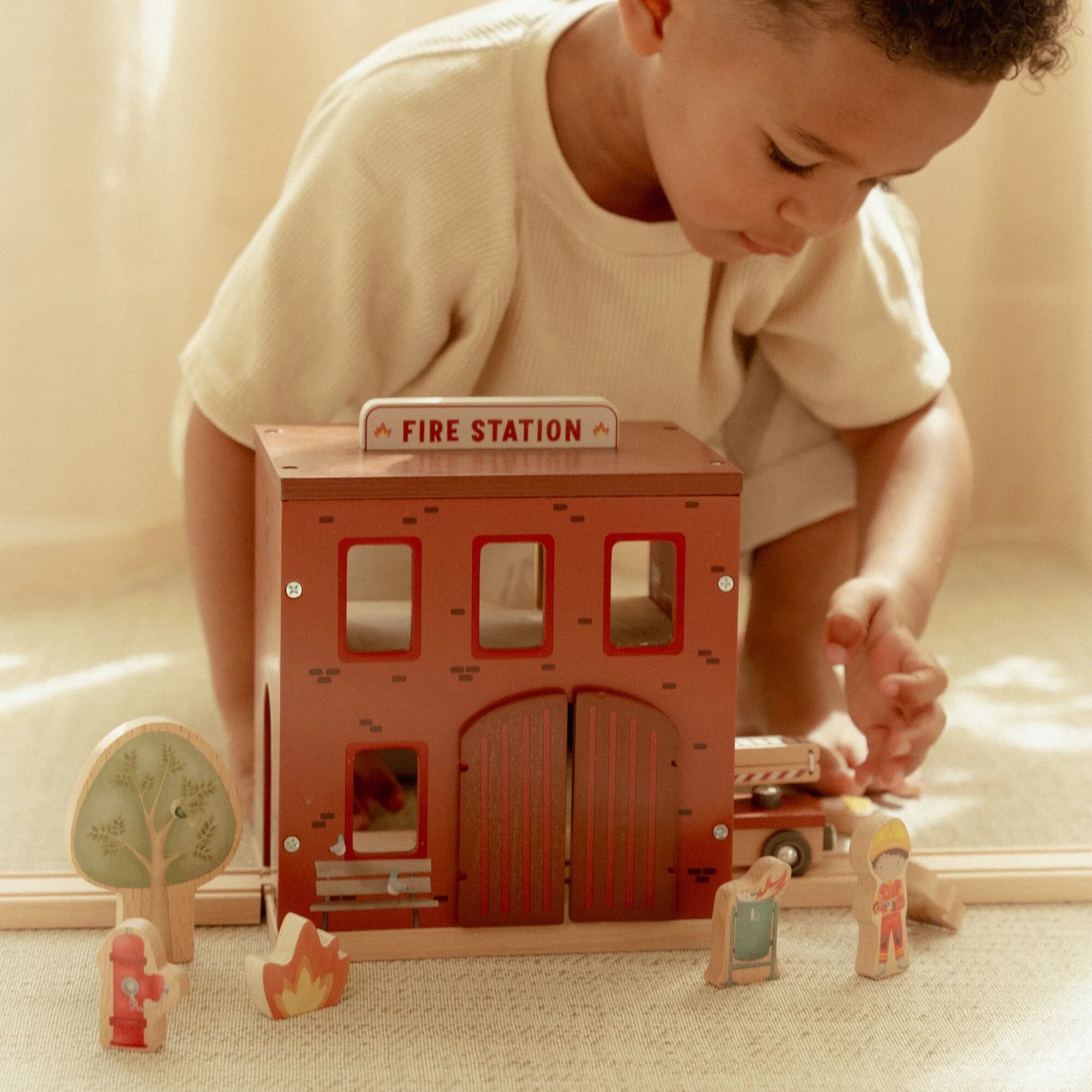 LITTLE DUTCH Wooden fire station - Image 2
