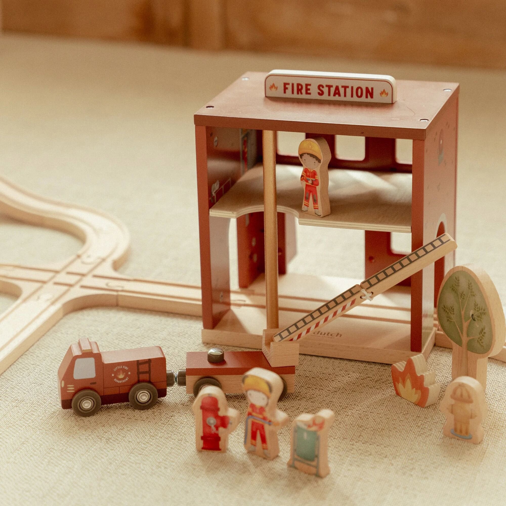 LITTLE DUTCH Wooden fire station - Image 4