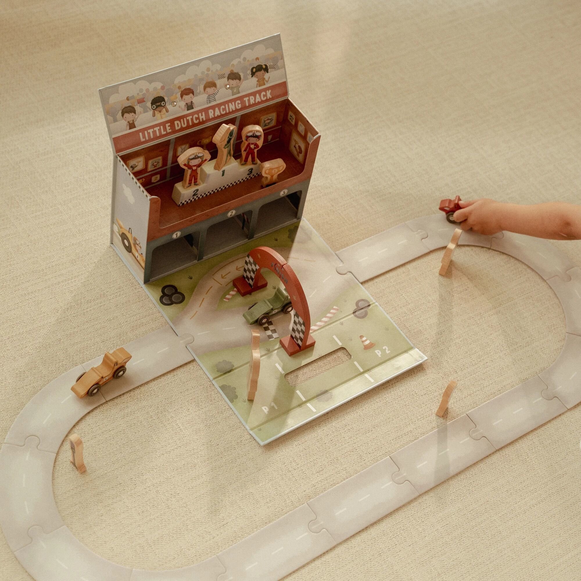 LITTLE DUTCH Wooden racetrack in play case - Image 4