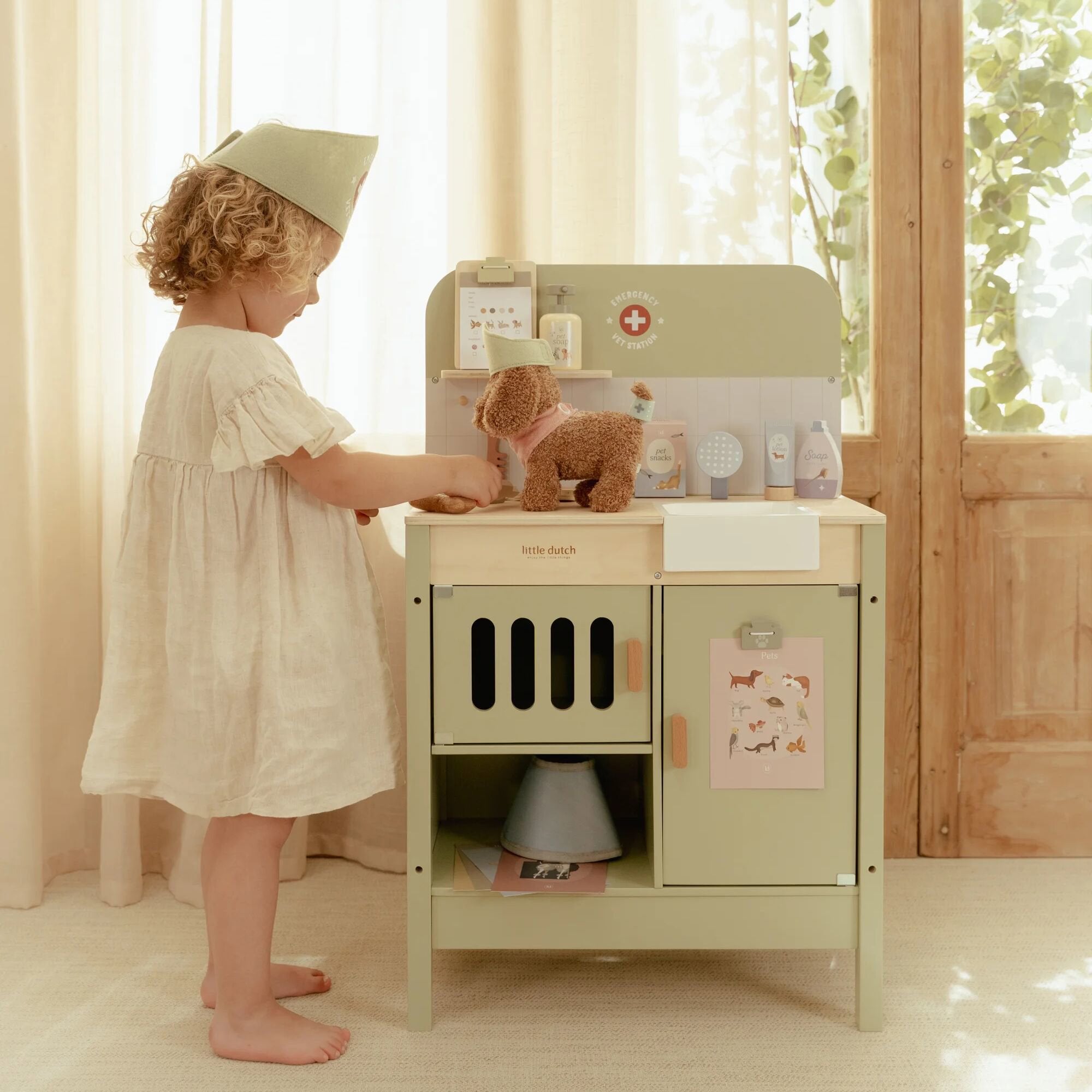 LITTLE DUTCH Wooden veterinary practice – Green - Image 4