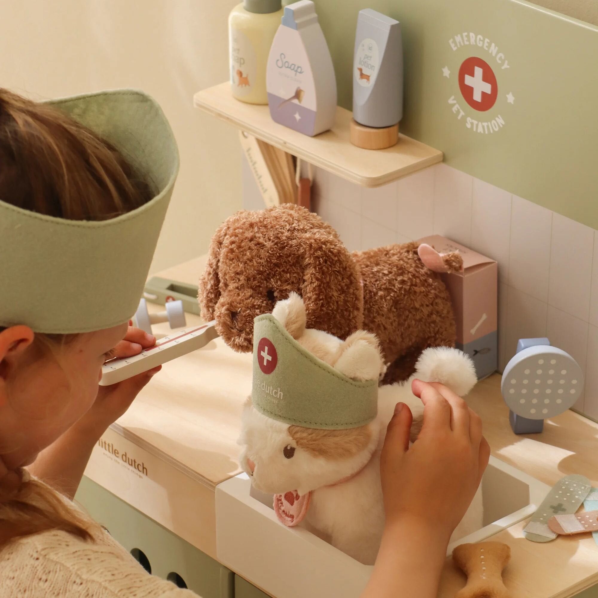LITTLE DUTCH Wooden veterinary practice – Green - Image 6
