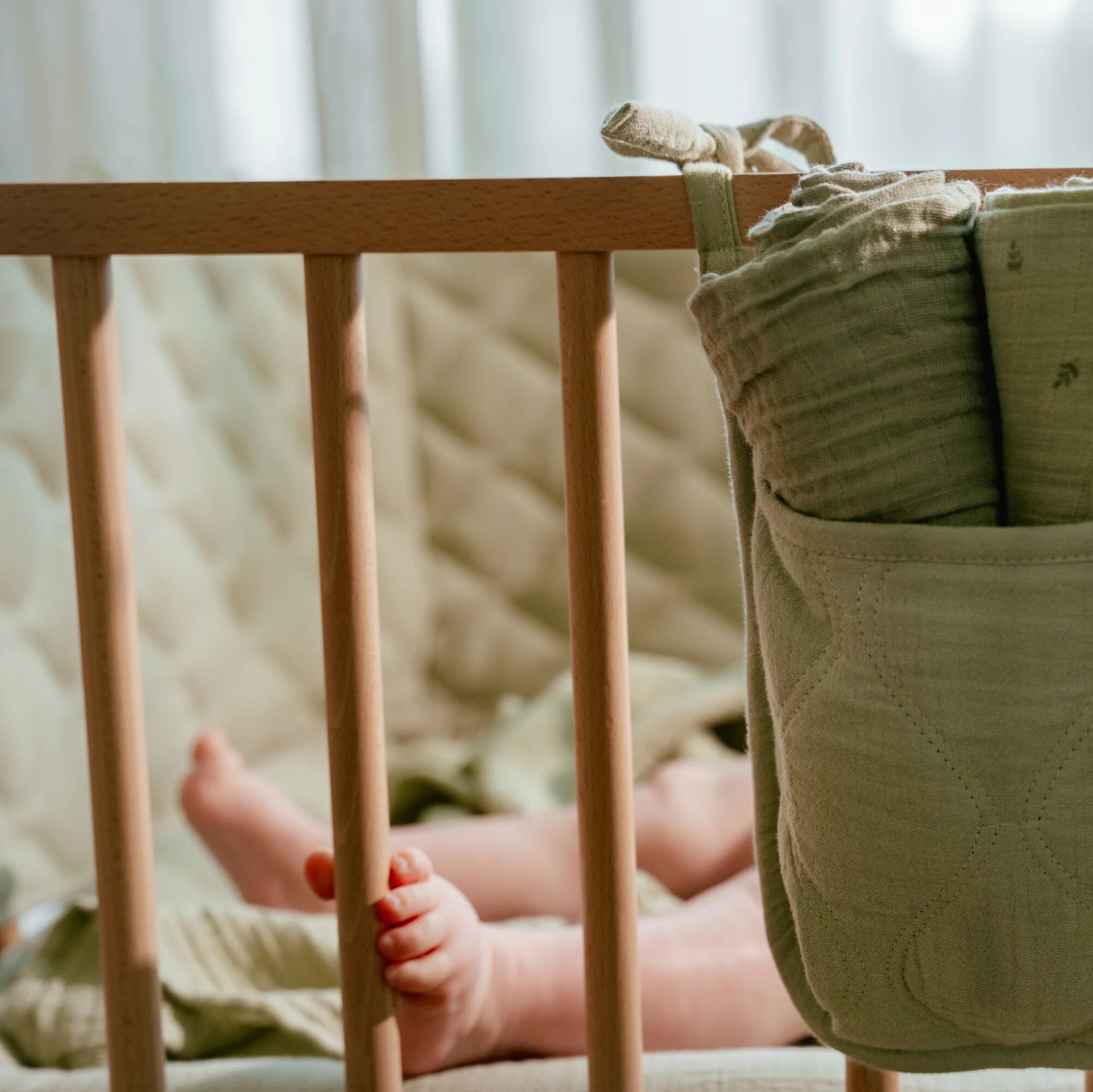 LITTLE DUTCH. Cot Bumper Pure Sage - Image 4