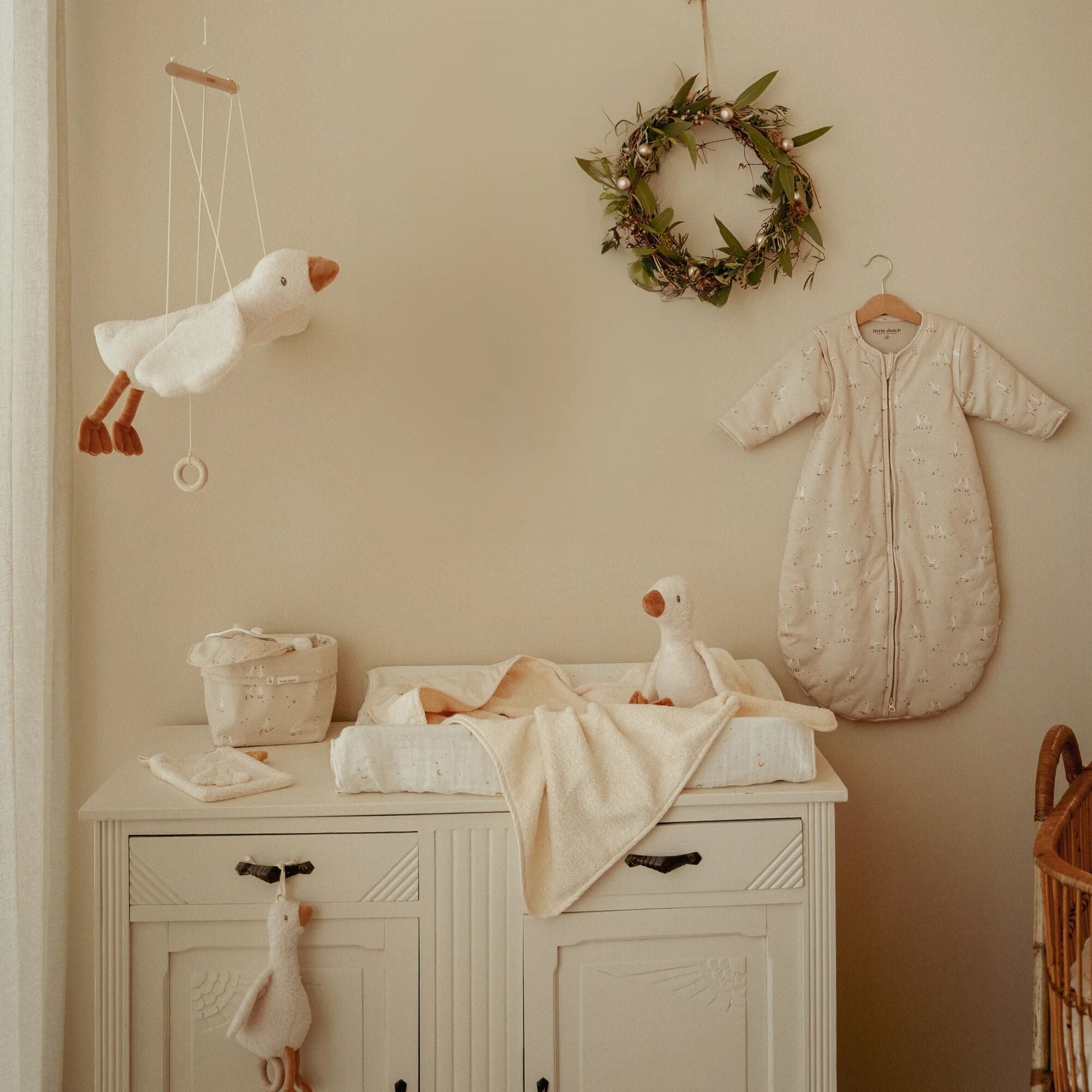 LITTLE DUTCH Gift Box - White - Newborn Naturals - Little Goose - Image 6