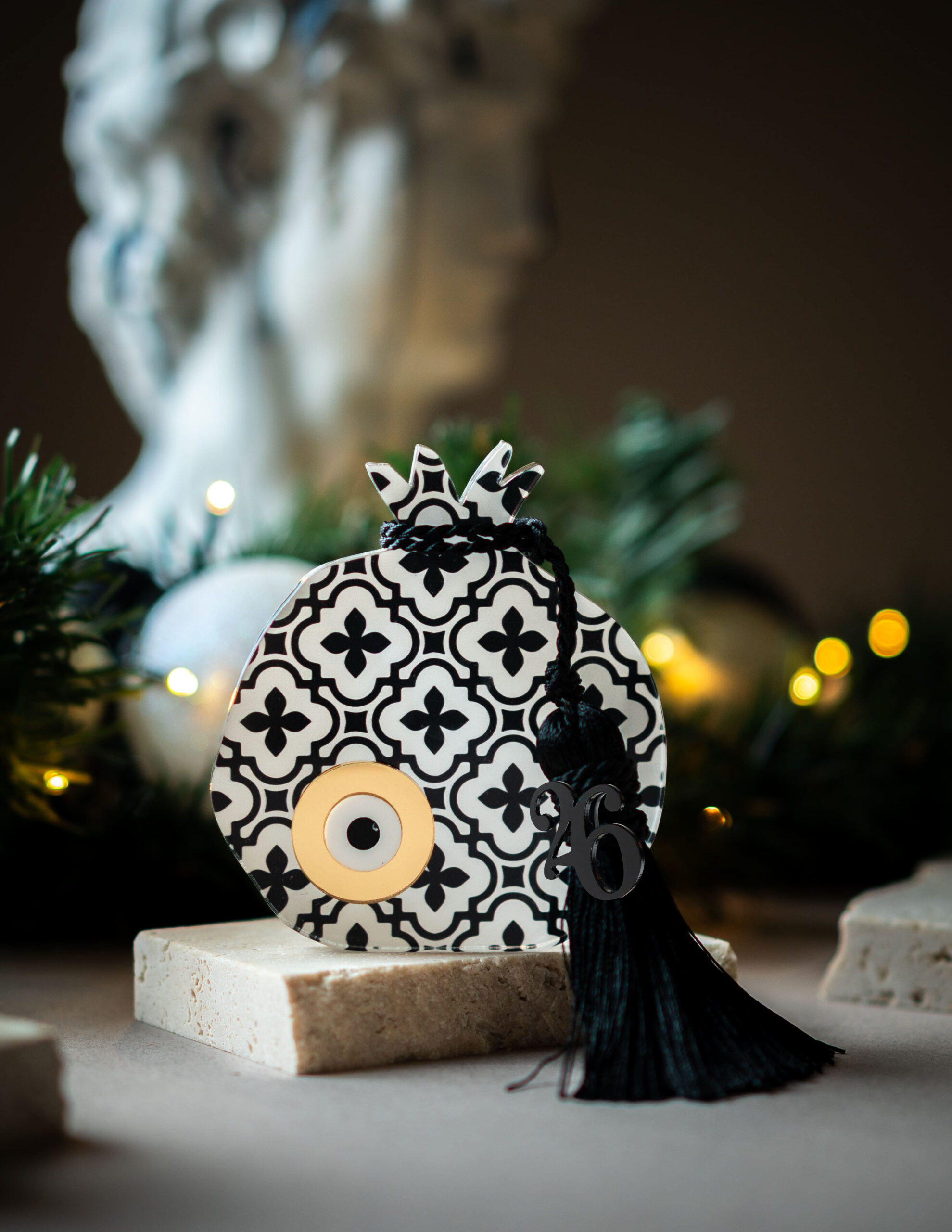 Table Charm Pomegranate Pattern Black and White | Plexiglass