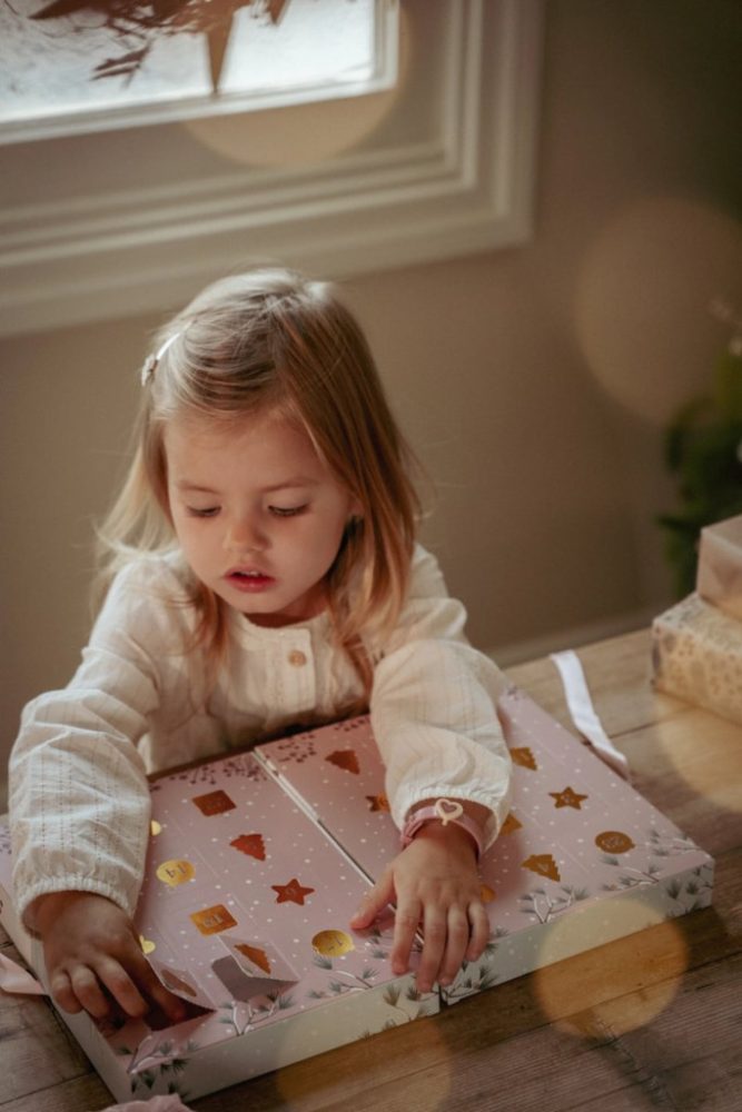 LITTLE DUTCH. Christmas countdown advent calendar with gifts - Image 5