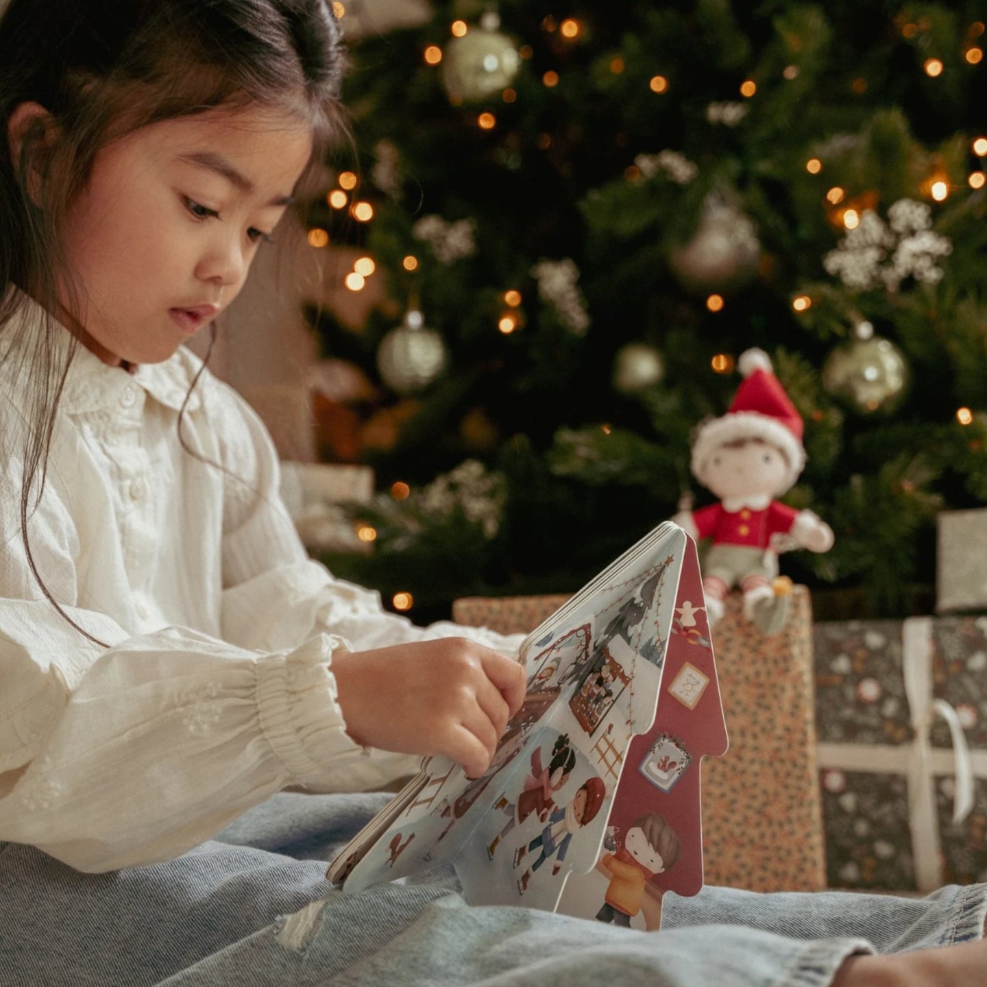 LITTLE DUTCH. Christmas gift set with book and Jim doll - Image 4