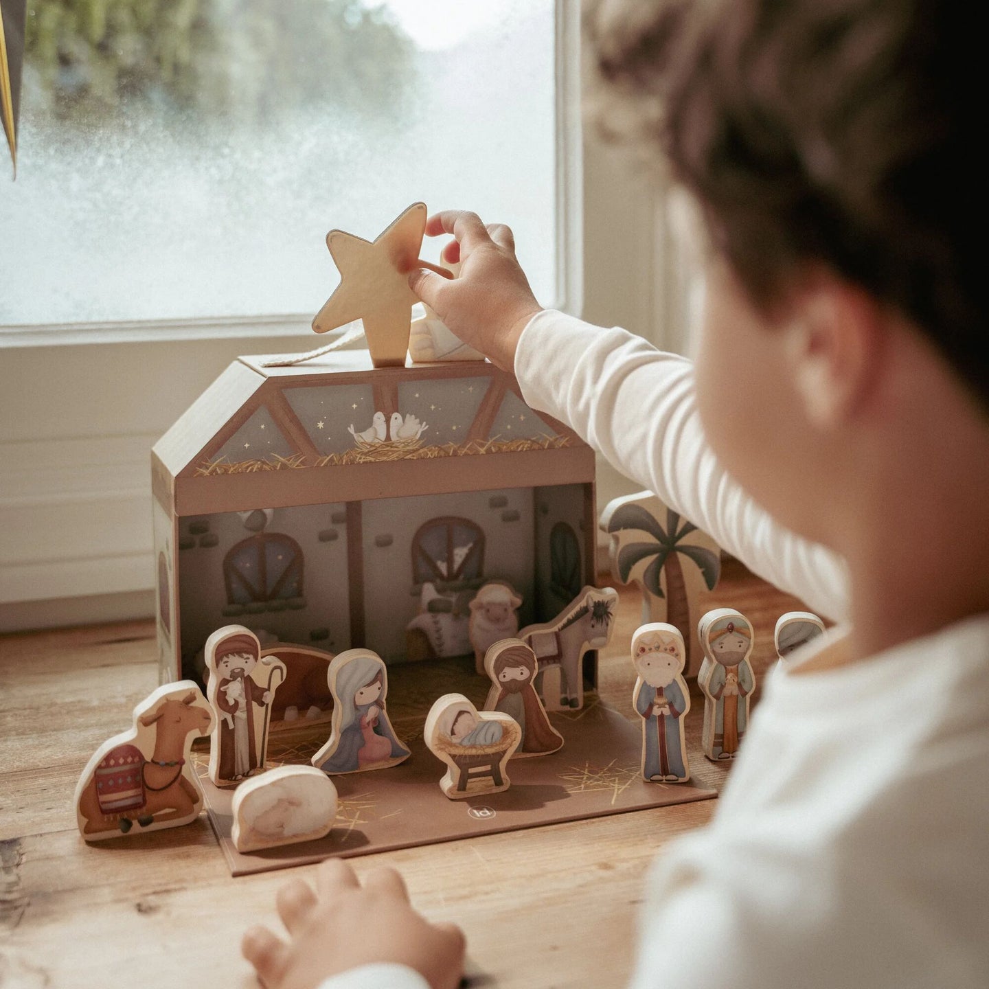 LITTLE DUTCH. Nativity scene set with FSC figures - Image 3