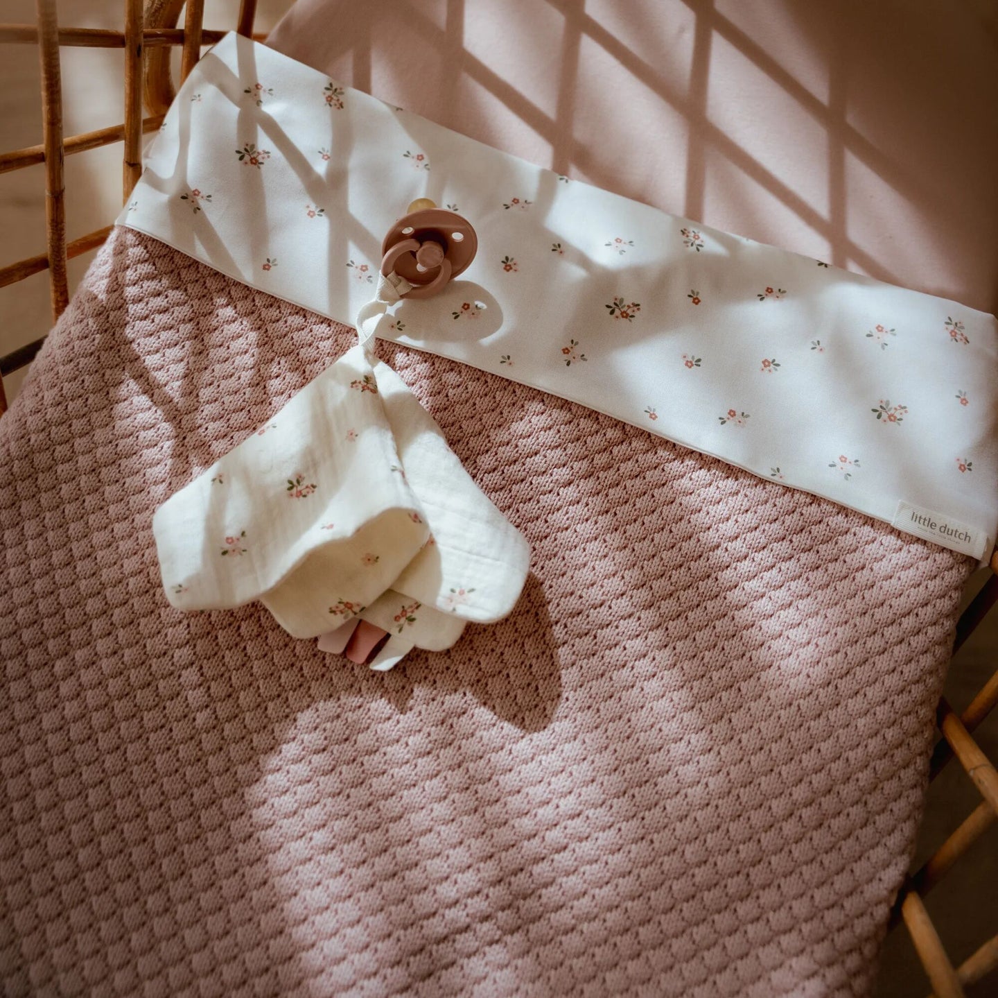 LITTLE DUTCH. Knitted blanket with fleece lining Pure Blossom 70x100cm - Image 4