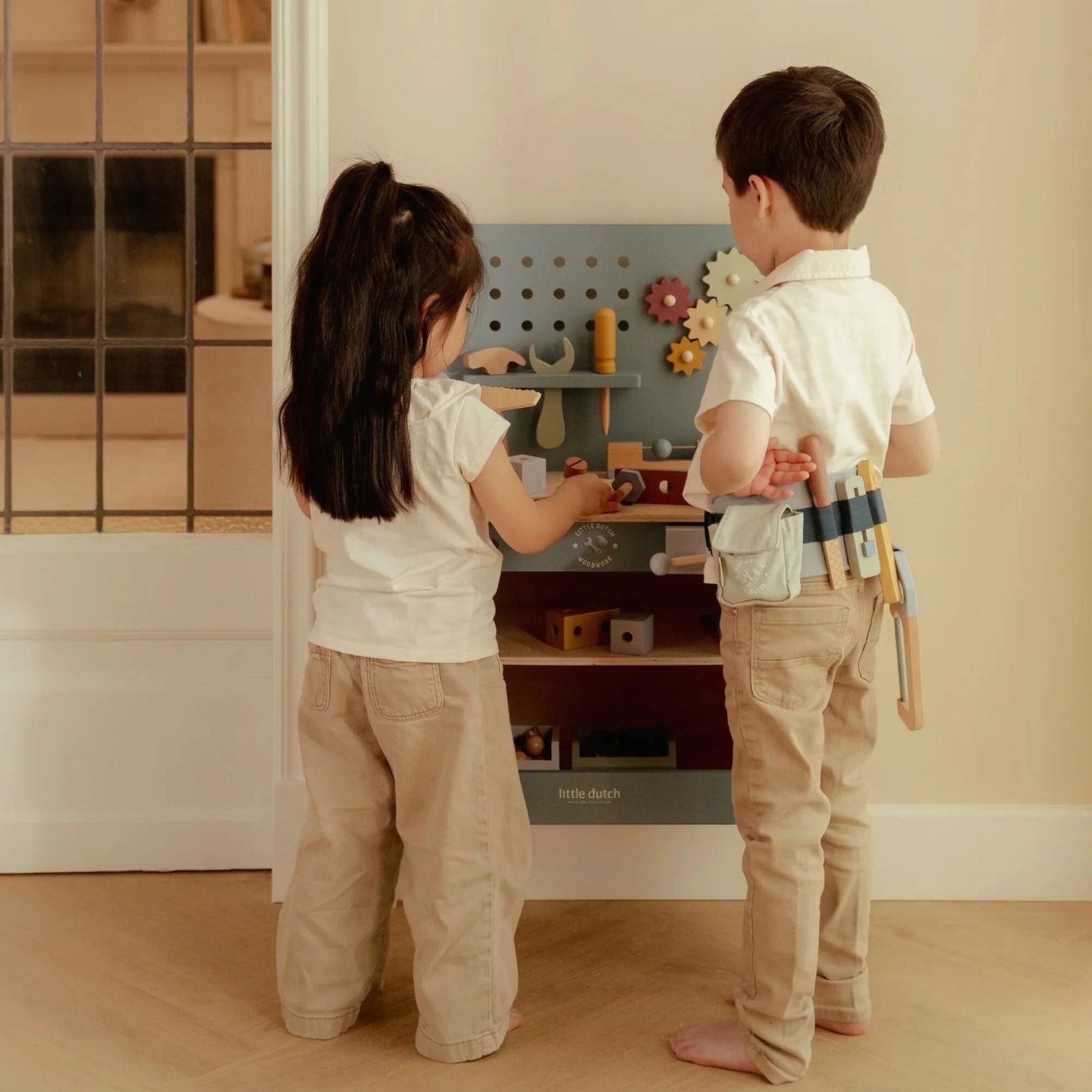 LITTLE DUTCH. FSC wooden workbench - Image 2
