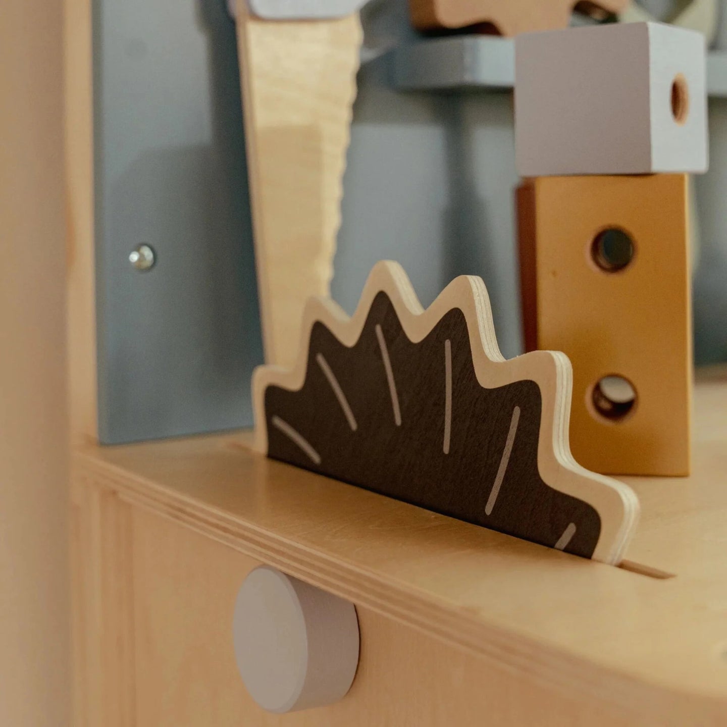 LITTLE DUTCH. FSC wooden workbench - Image 3