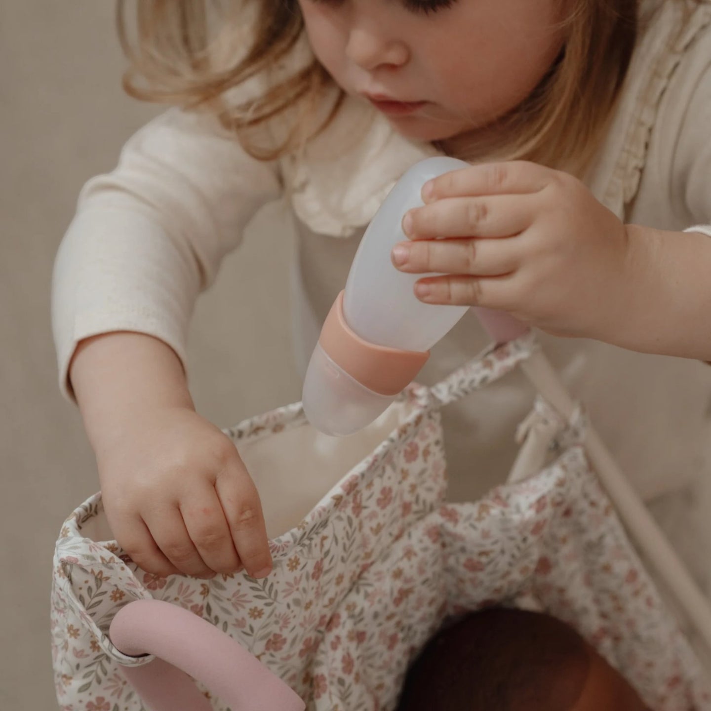 LITTLE DUTCH. Metal doll stroller - white - Image 3