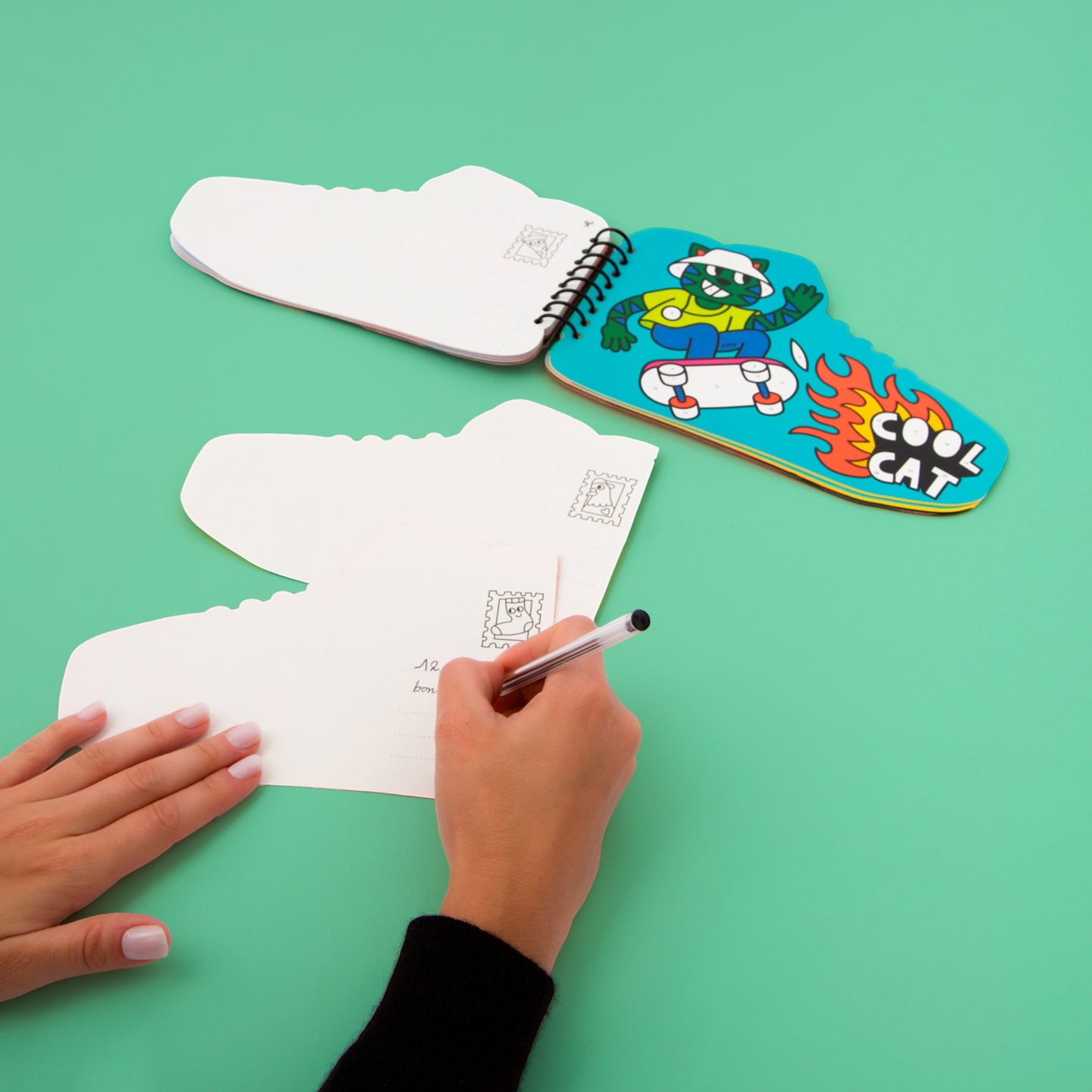 OMY. Street sticker activity book - Image 6