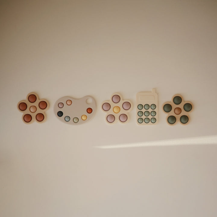 MUSHIE Paint Palette Press Toy - Image 3