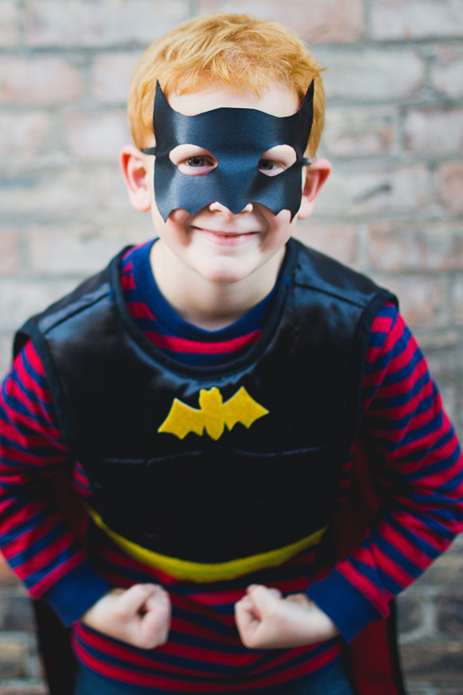 GREAT PRETENDERS Reversible Superhero Tunic Cape with Mask 4-7Y - Image 5