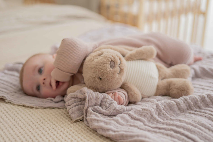 FLOW. Milo (brown) - Rechargeable heartbeat comforter - Image 4