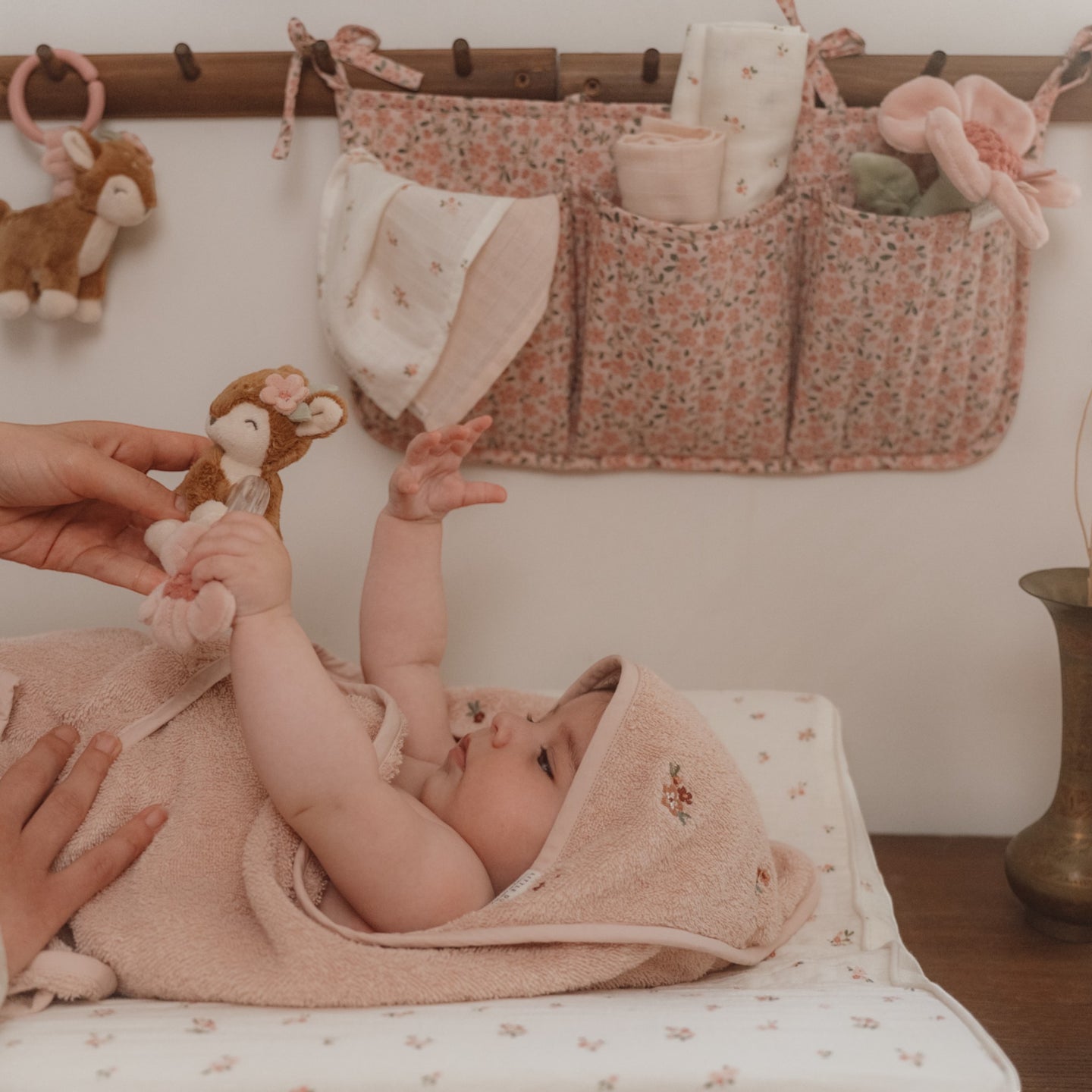 LITTLE DUTCH. Hooded Towel with Blossom embroidery 75x75 - Image 2