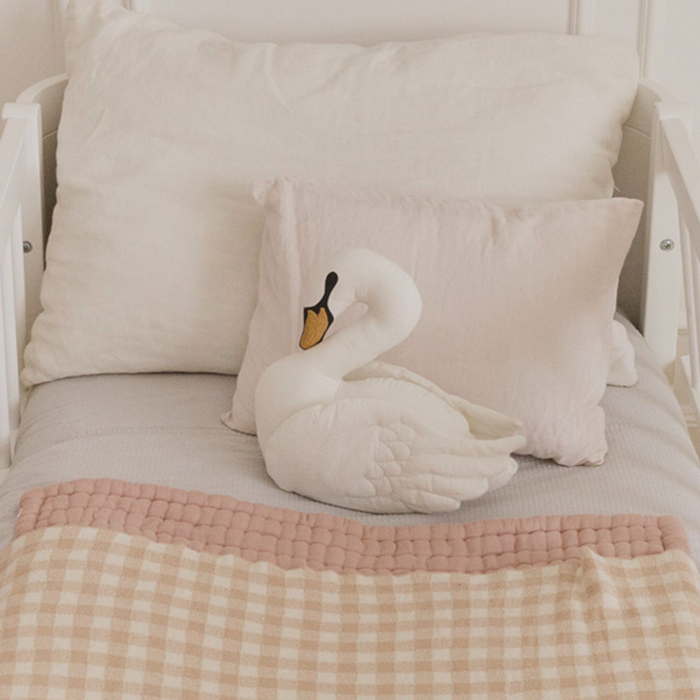 Lorena Canals. Swan Pillow 30x30 cm. - Image 10