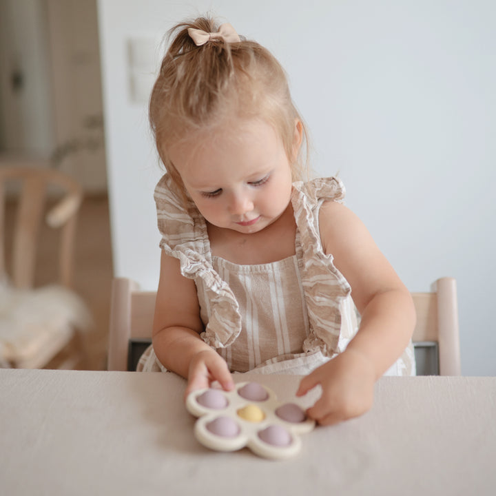 MUSHIE Flower Press Toy Lilac - Image 4