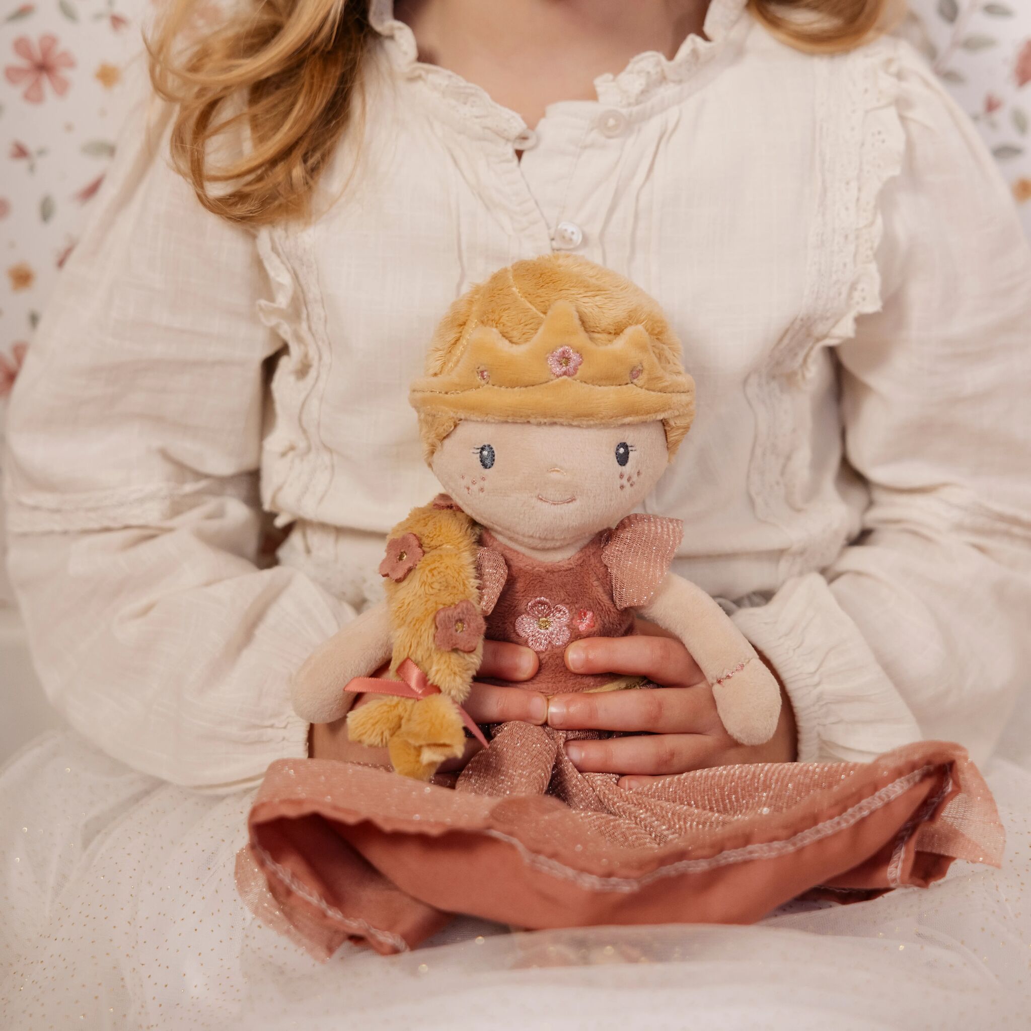 LITTLE DUTCH. Cuddle Doll Princess Julia - 35 cm - Image 5