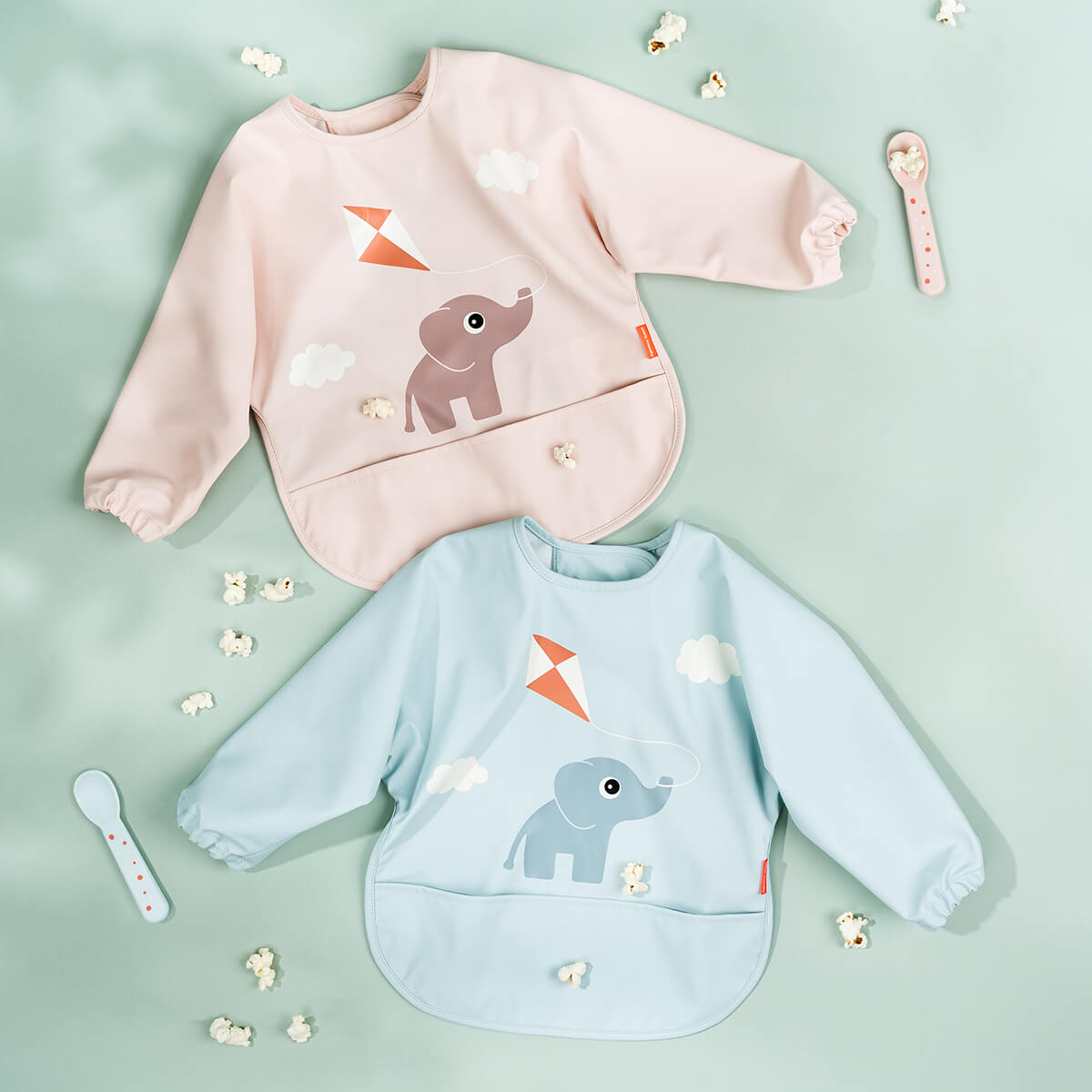 DONE BY DEER Sleeved pocket bib - Playground - Blue - Image 4